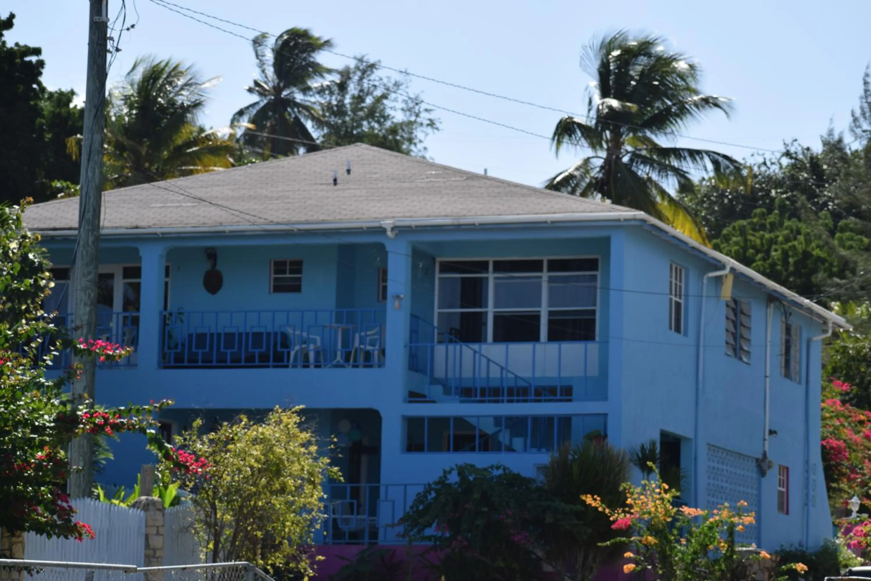 Property building in Ellen Bay Cottages