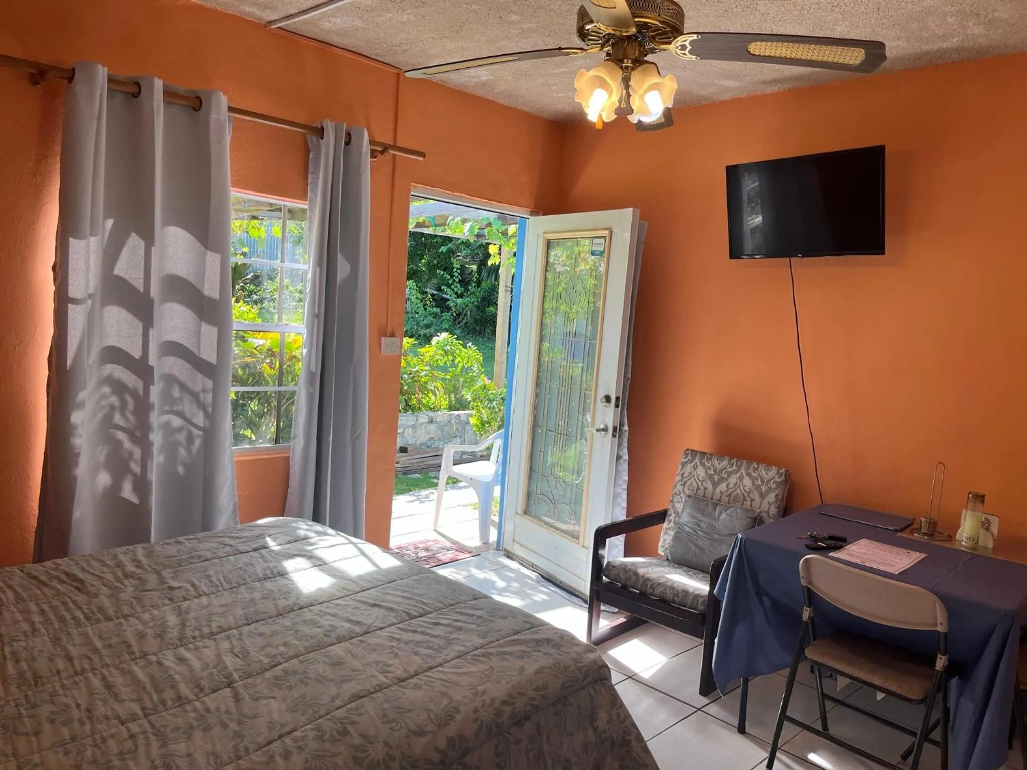 Bed in Ellen Bay Cottages