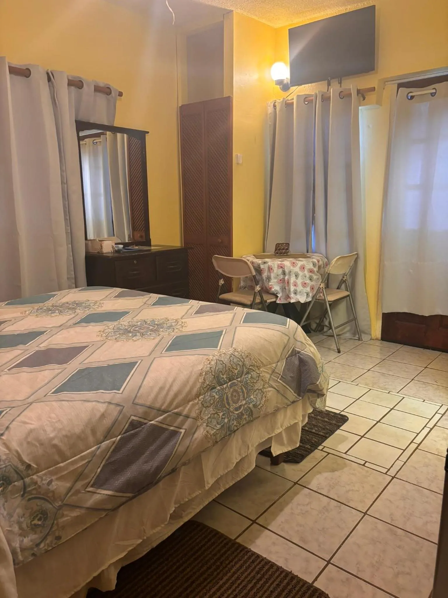 Bed in Ellen Bay Cottages