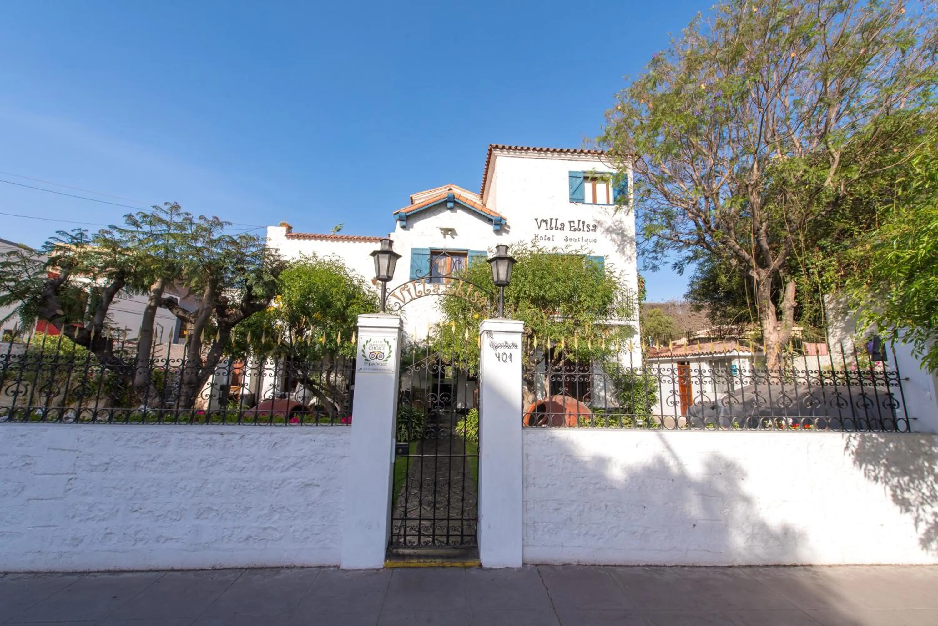 Property building in Hotel Boutique Villa Elisa