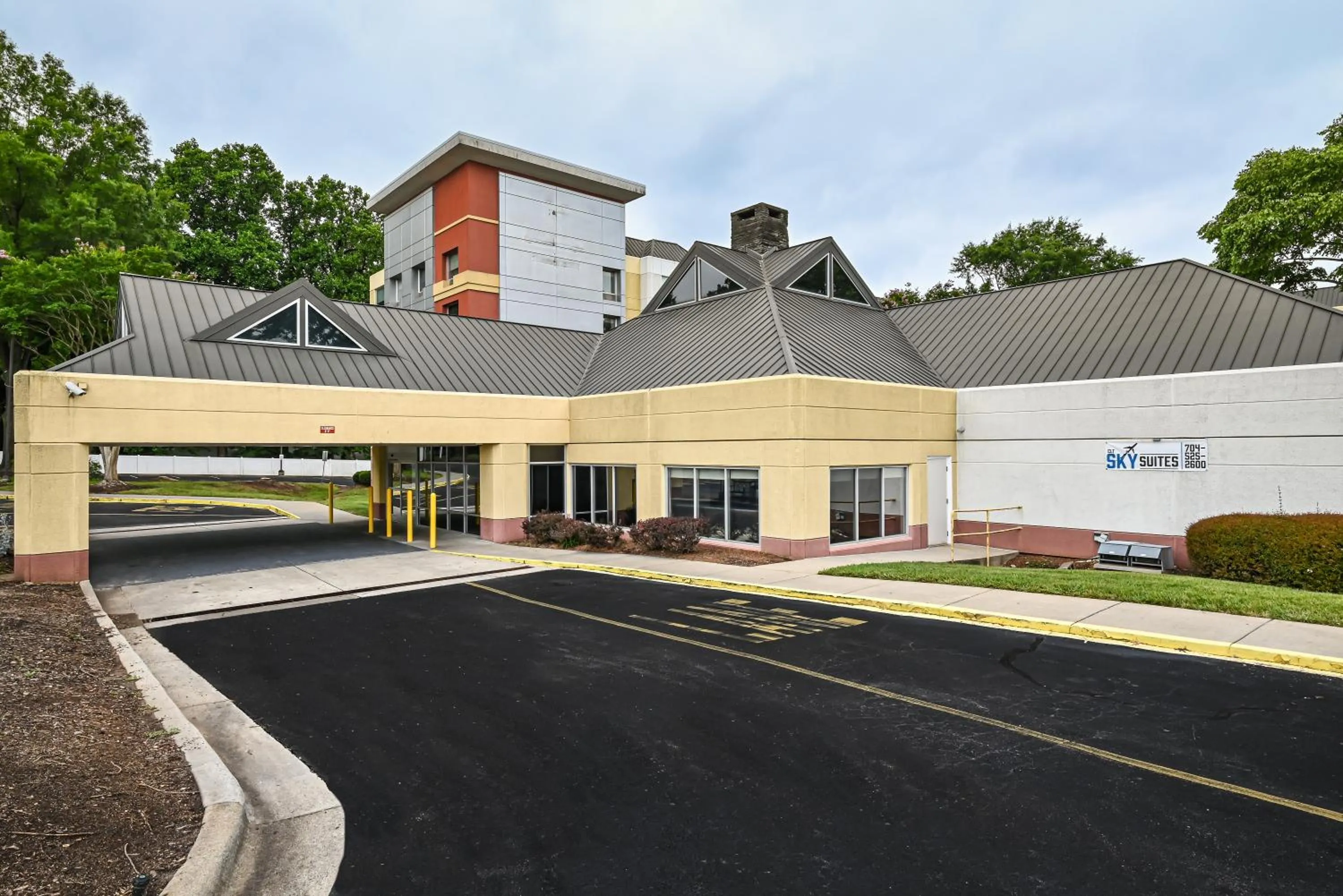 Property building in Hyatt House - Charlotte Airport