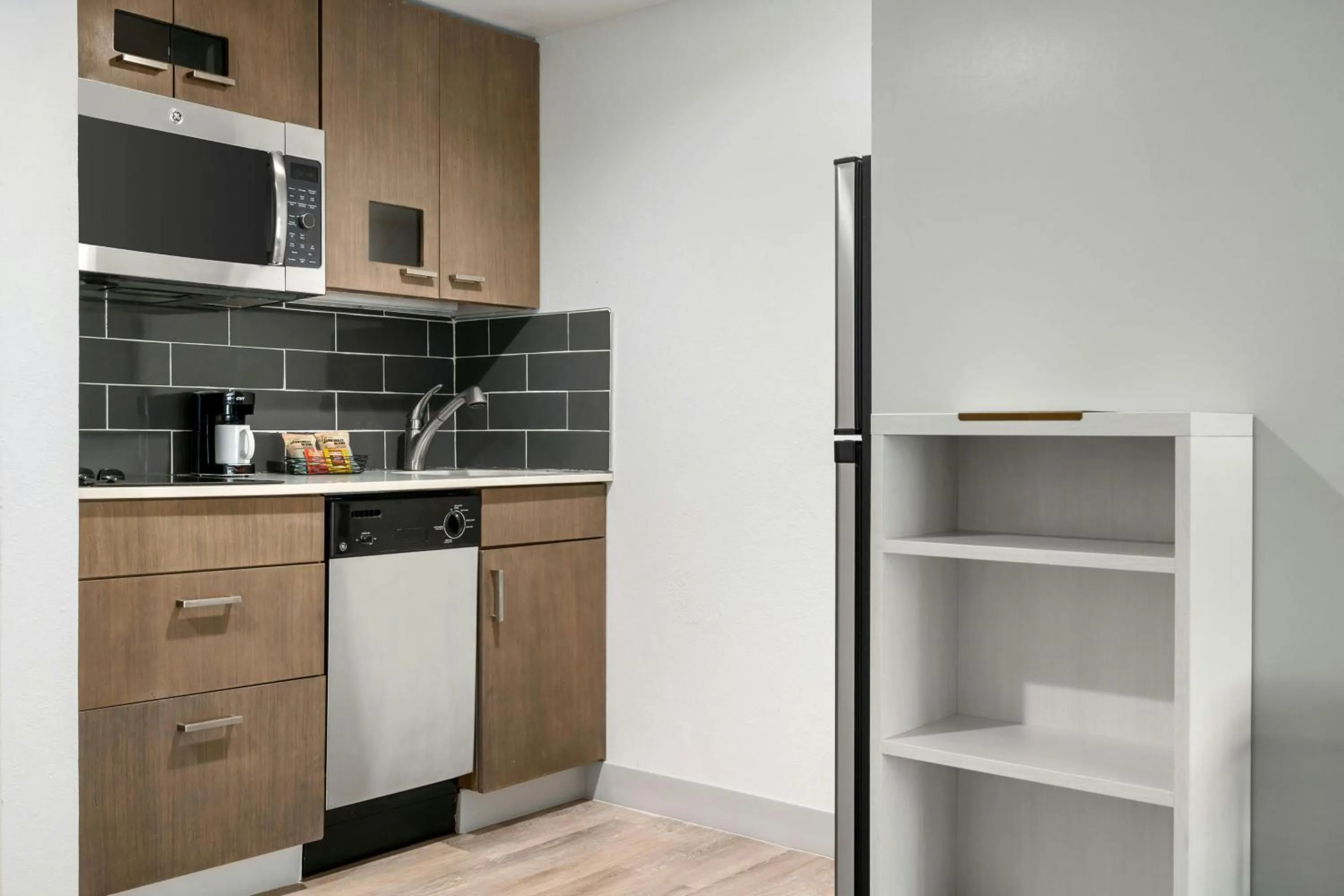 Kitchen or kitchenette in TownePlace Suites by Marriott Charlotte LoSo Airport