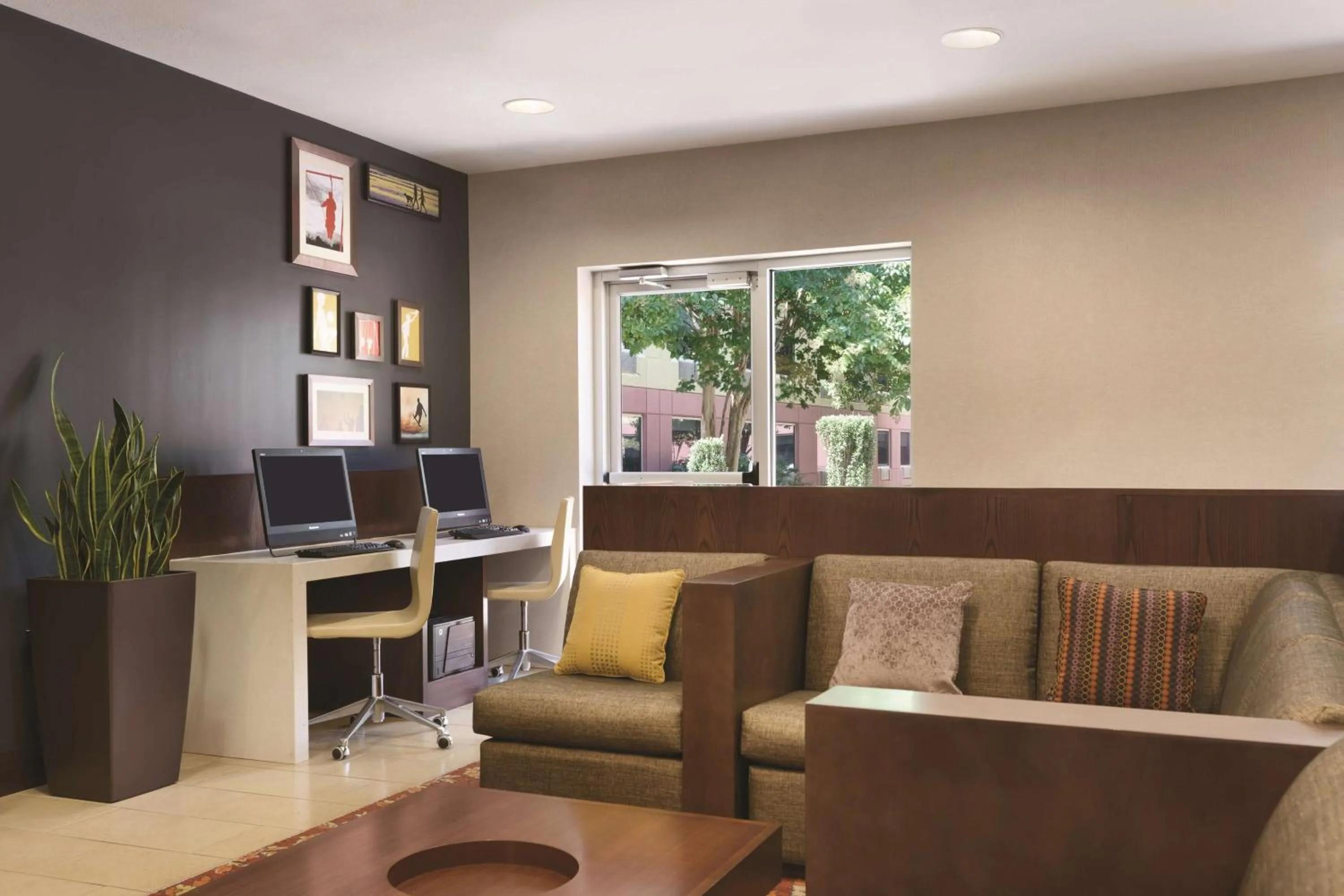 Business facilities in Hyatt House - Charlotte Airport