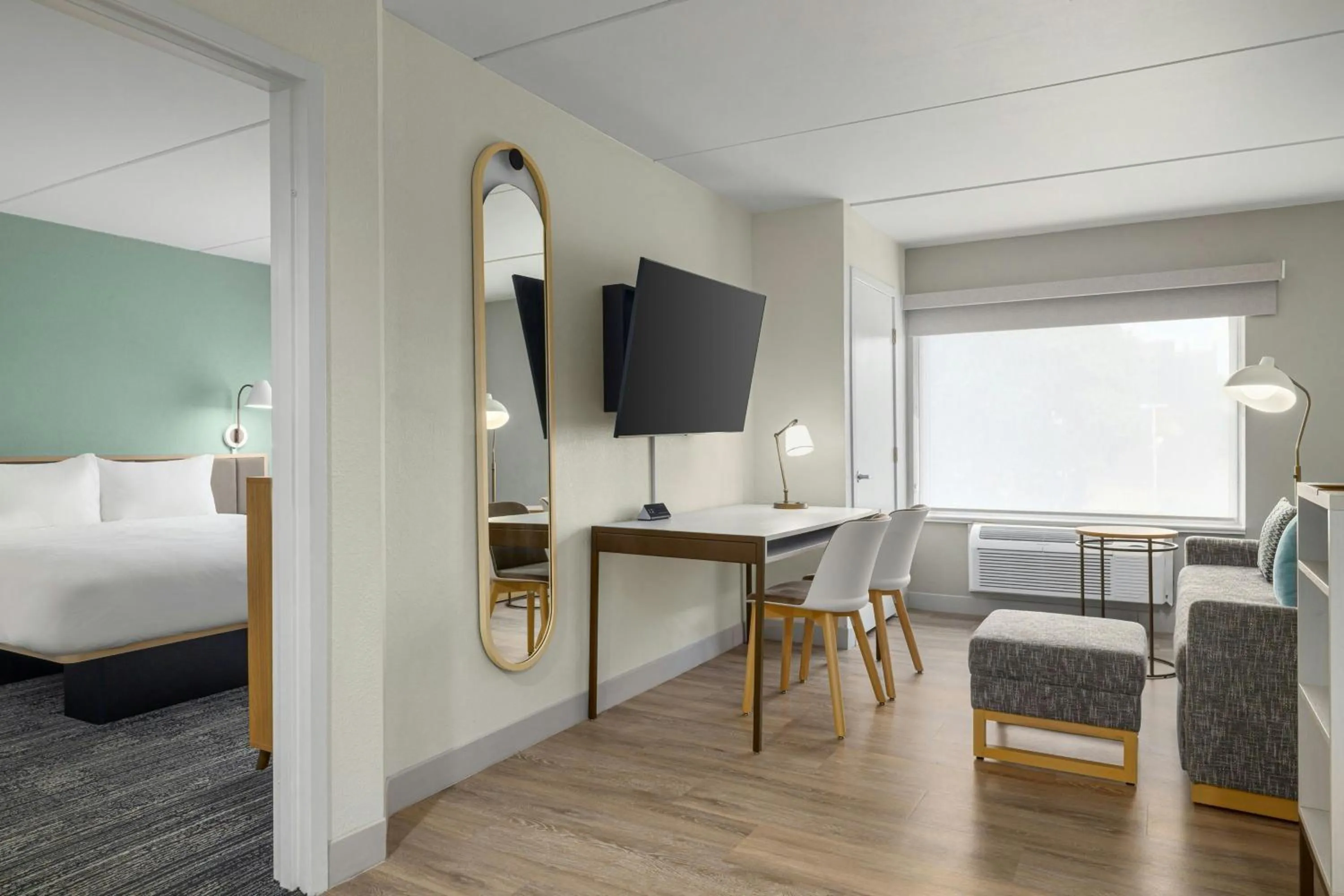 Living room, Bed in TownePlace Suites by Marriott Charlotte LoSo Airport