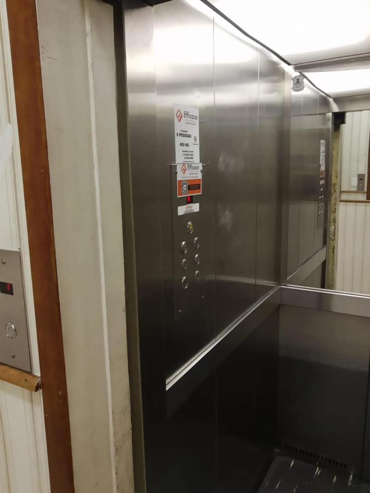 elevator in City Hotel