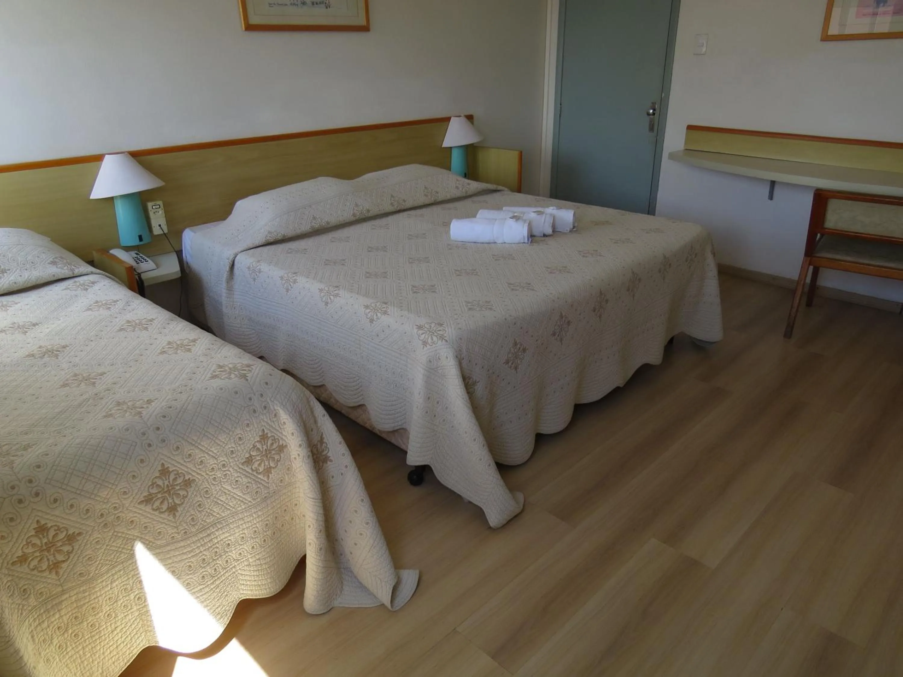 Bedroom, Bed in City Hotel