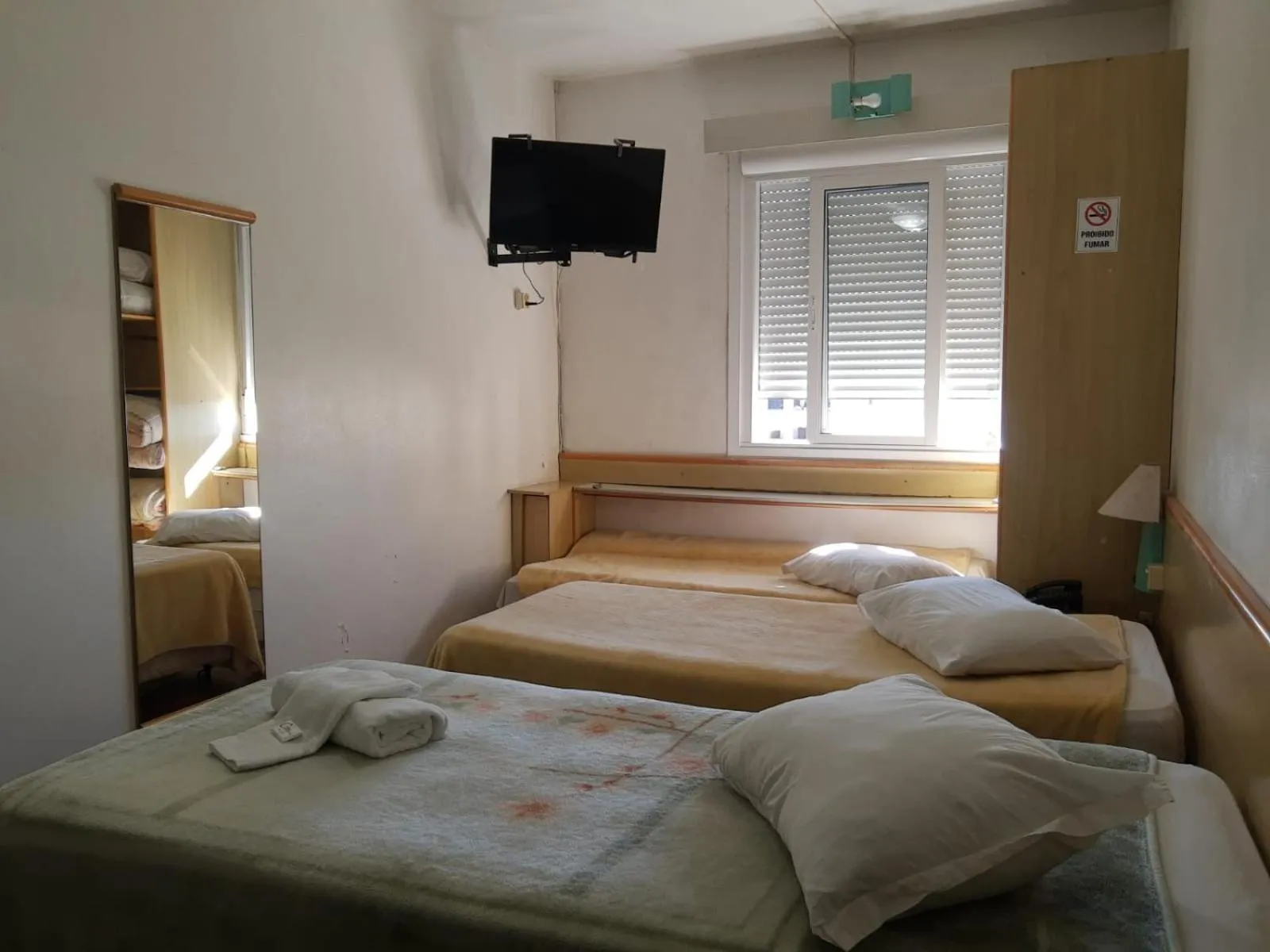 Bedroom, Bed in City Hotel