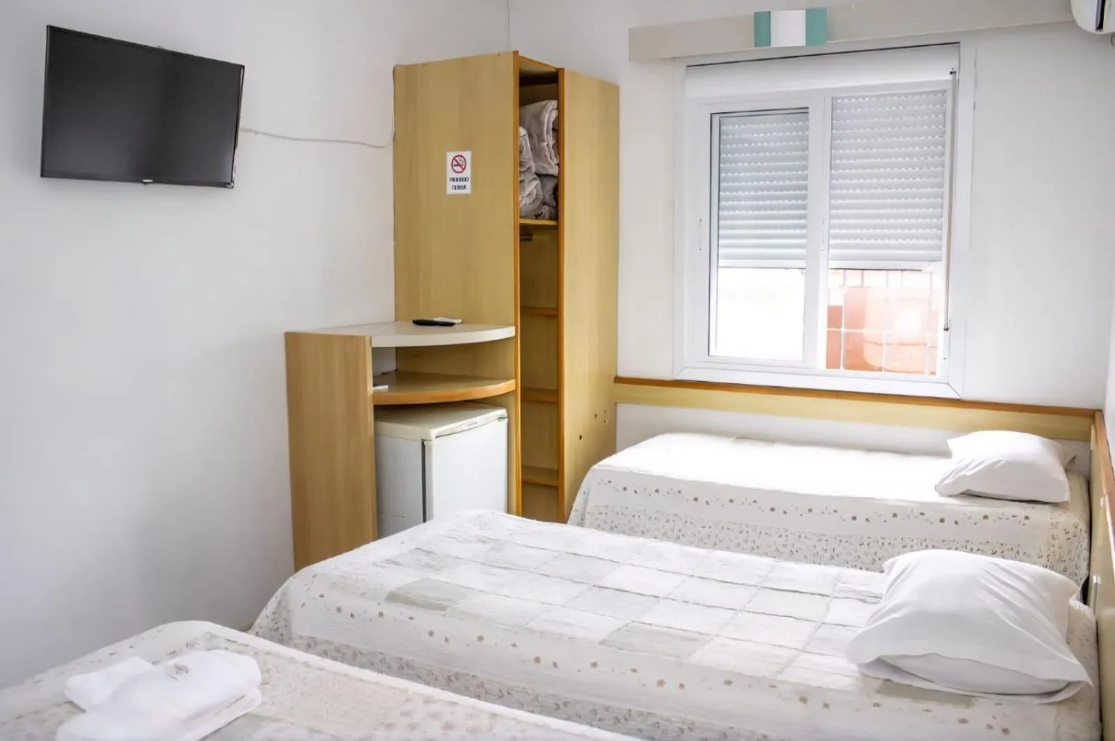 Bedroom, Bed in City Hotel