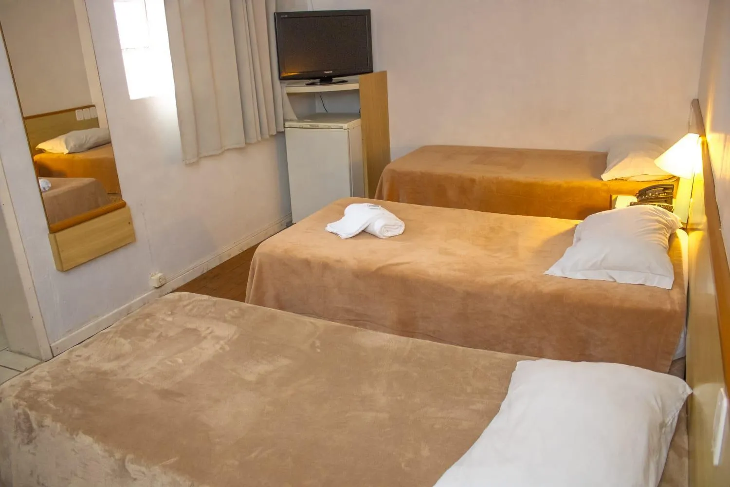 Bedroom, Bed in City Hotel