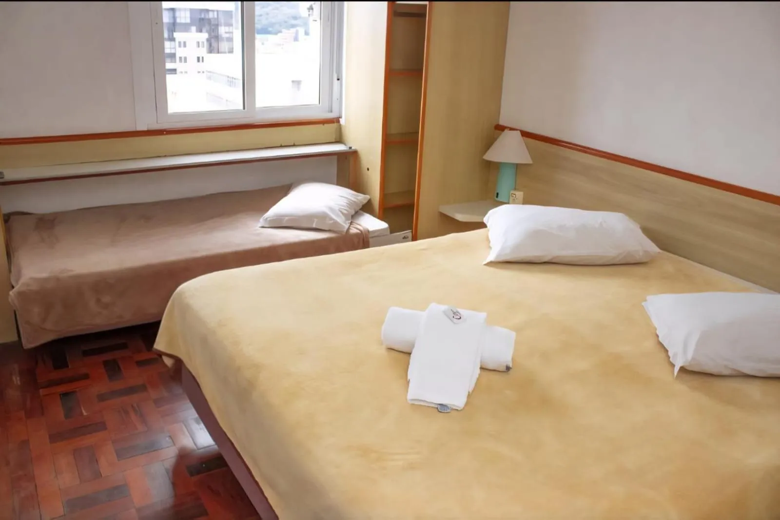 Bedroom, Bed in City Hotel