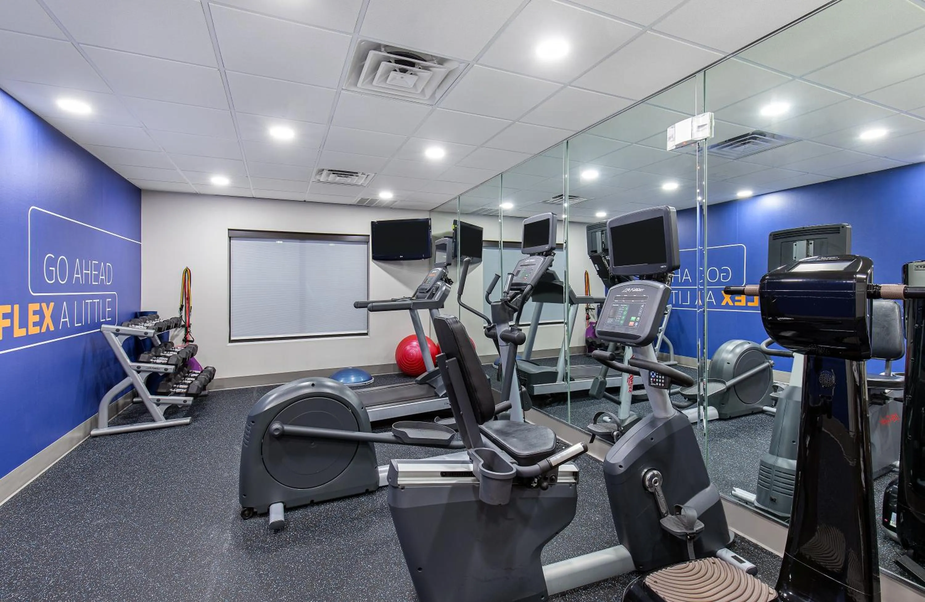 Fitness centre/facilities in Holiday Inn Express Savannah South I-95 Richmond Hill by IHG