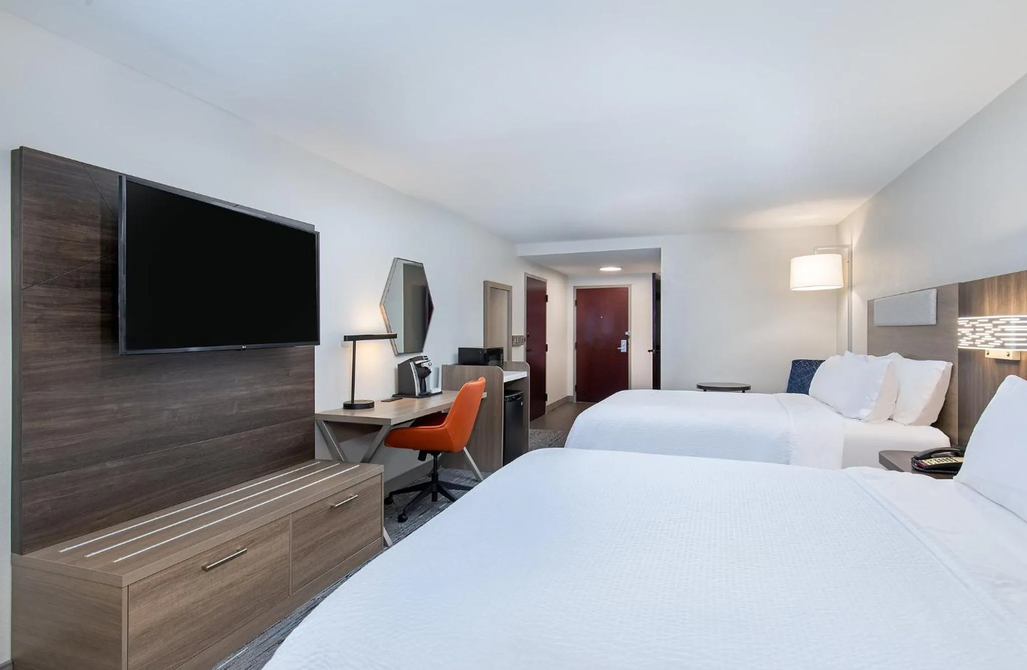 Photo of the whole room, Bed in Holiday Inn Express Savannah South I-95 Richmond Hill by IHG