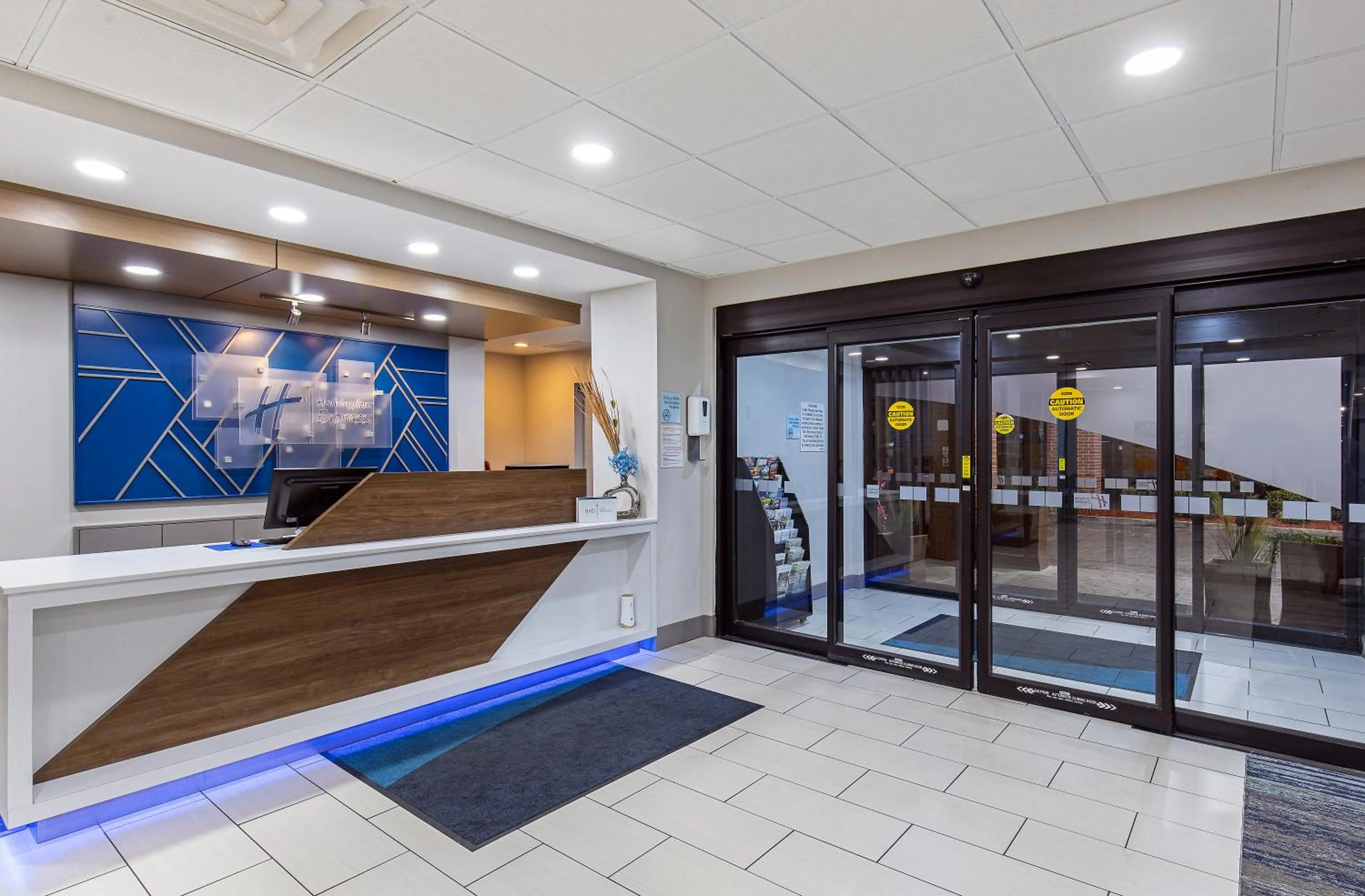 Lobby or reception in Holiday Inn Express Savannah South I-95 Richmond Hill by IHG