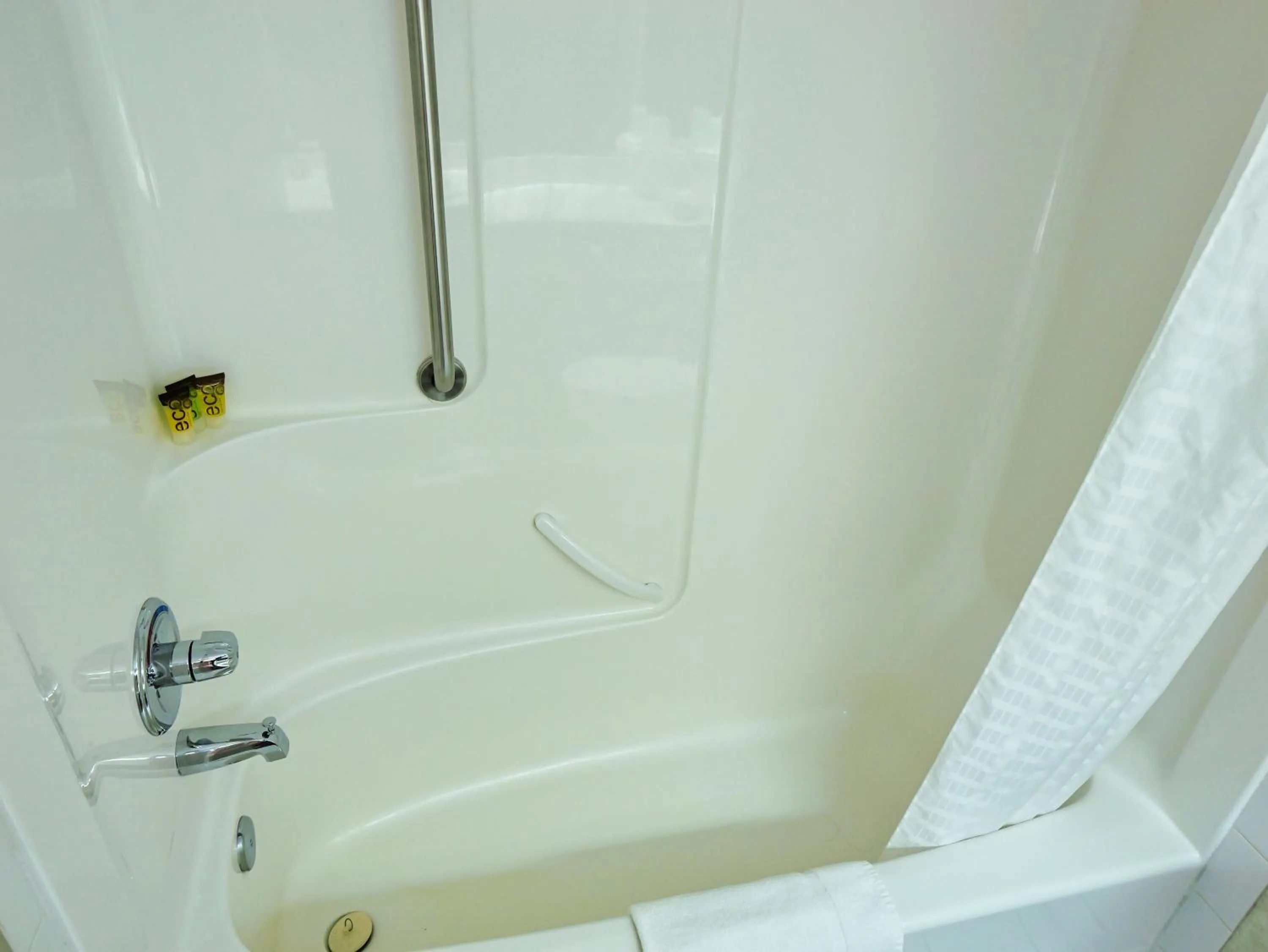 Continental Inn & Suites