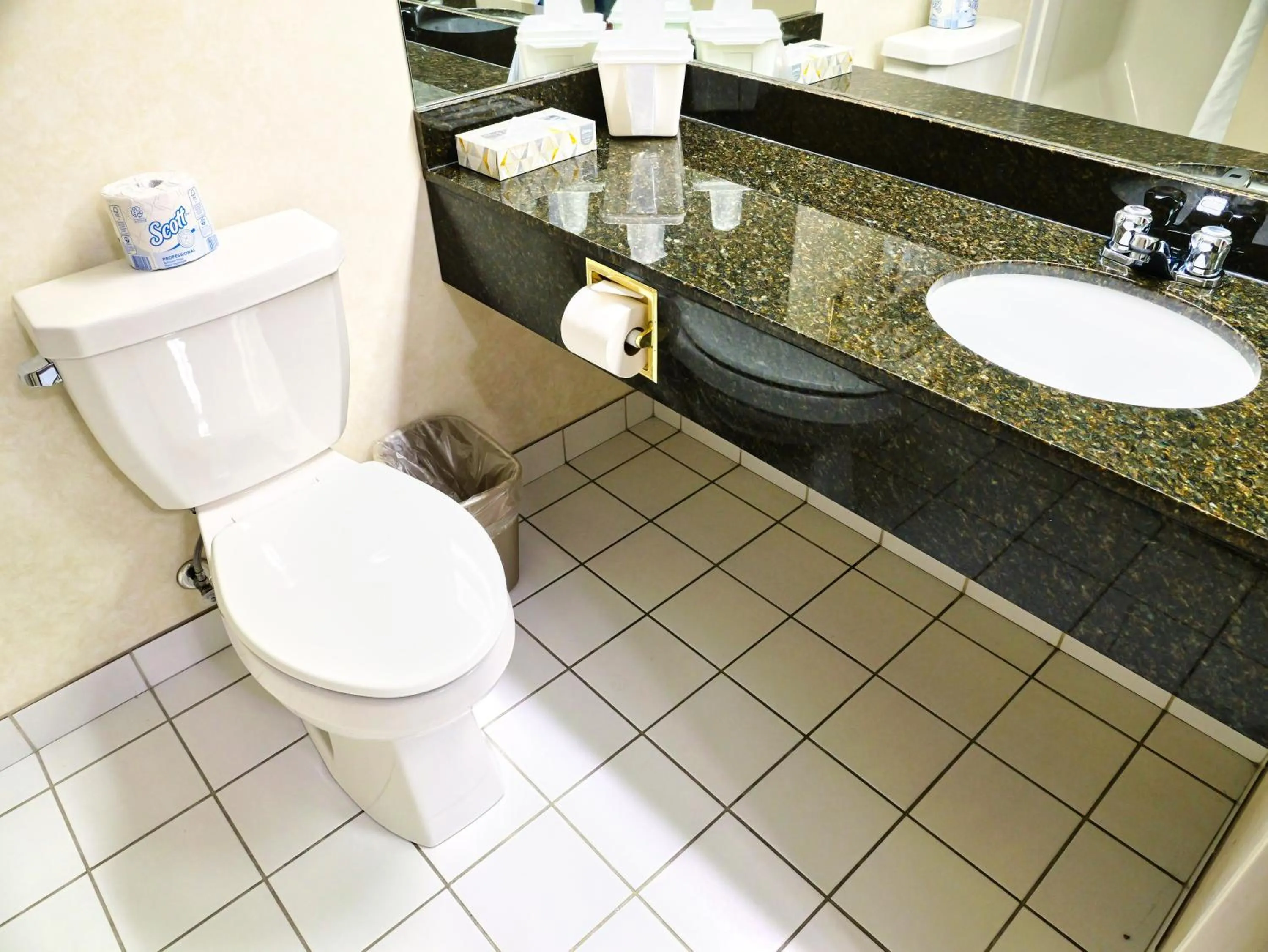 Continental Inn & Suites