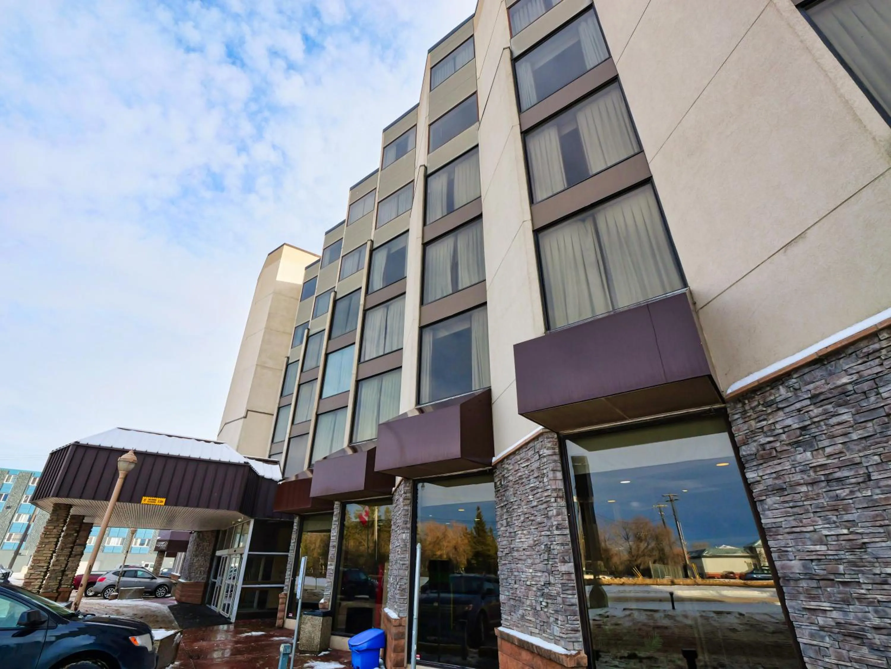 Continental Inn & Suites