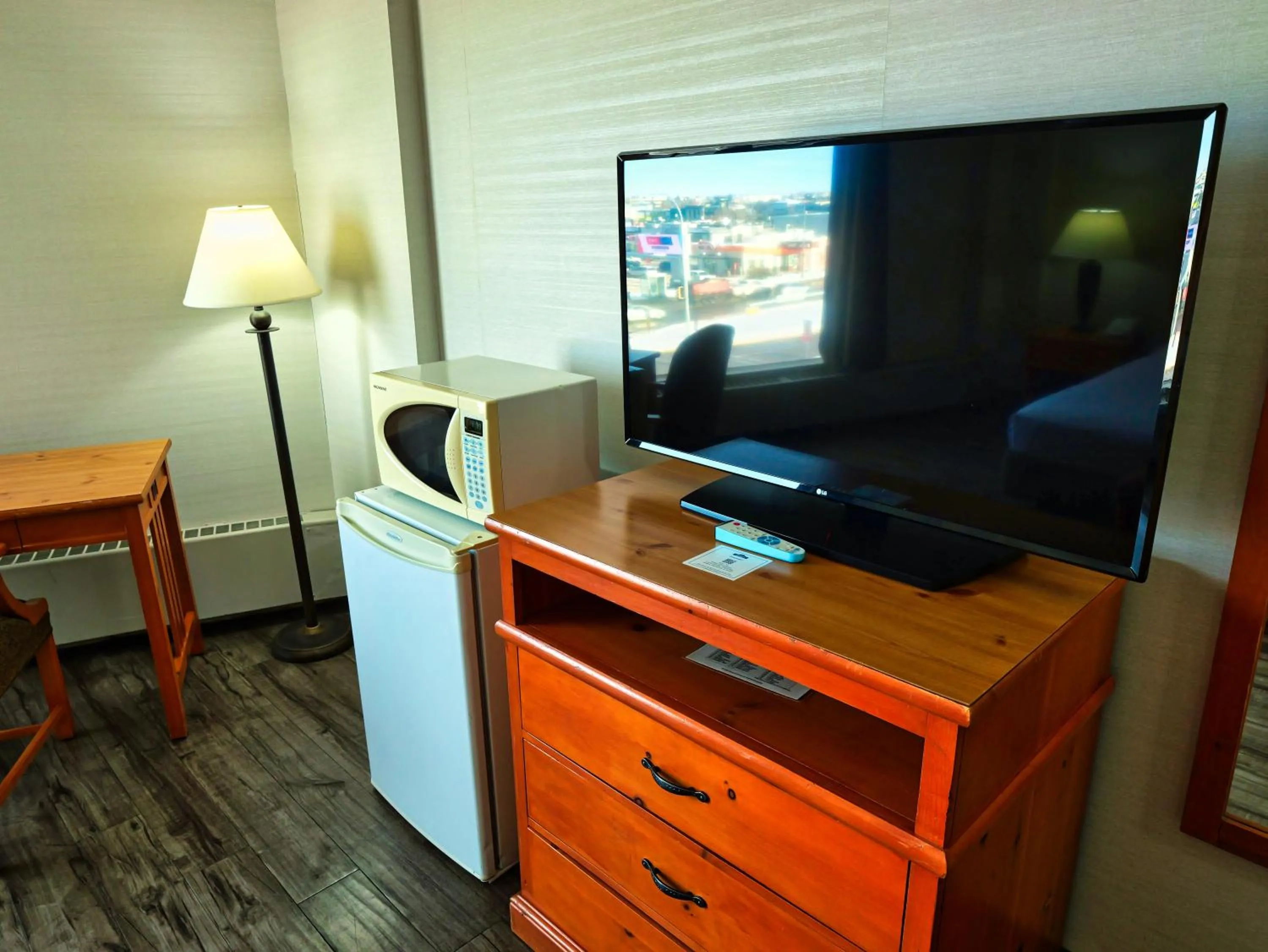 Continental Inn & Suites