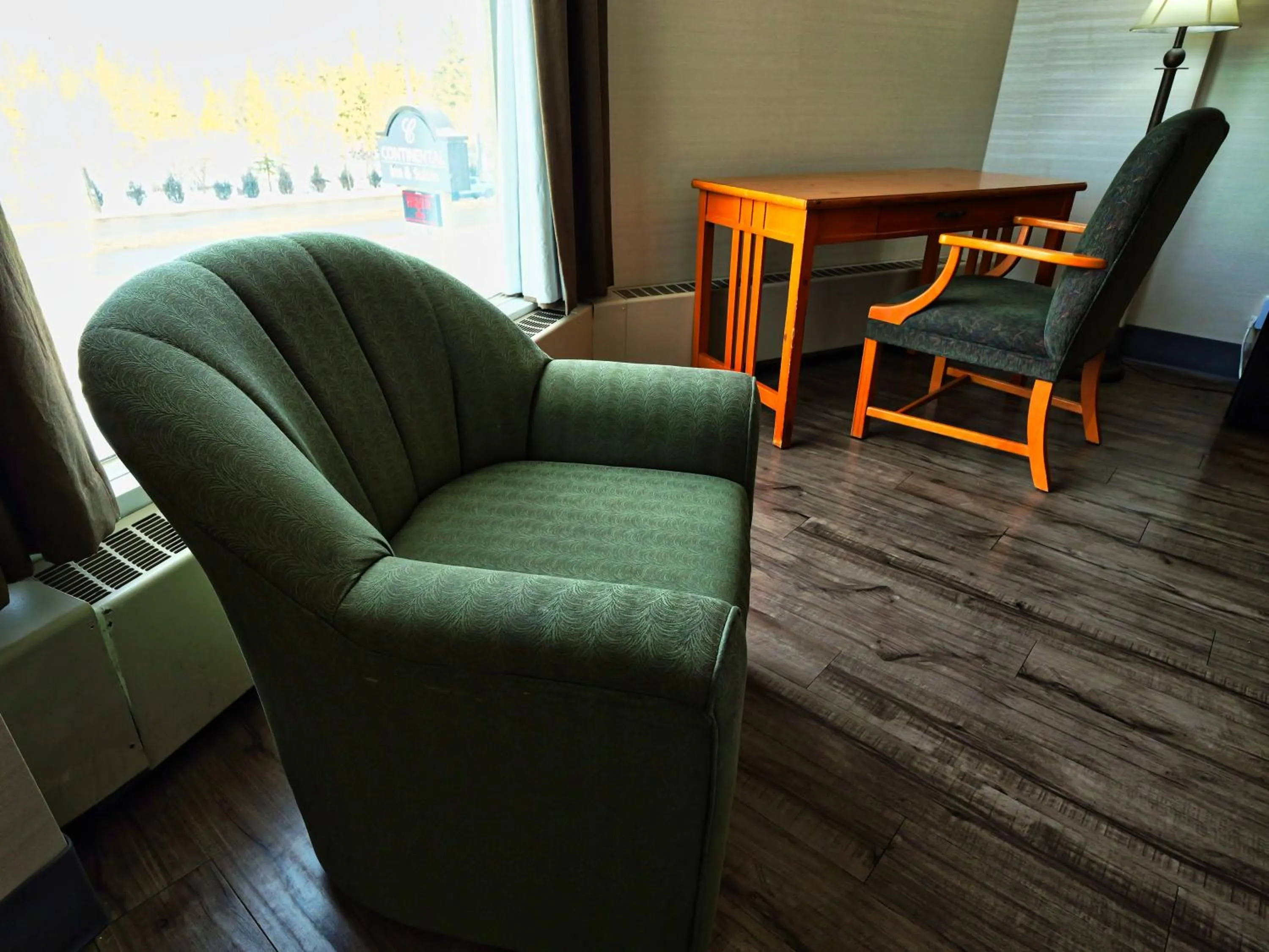 Continental Inn & Suites