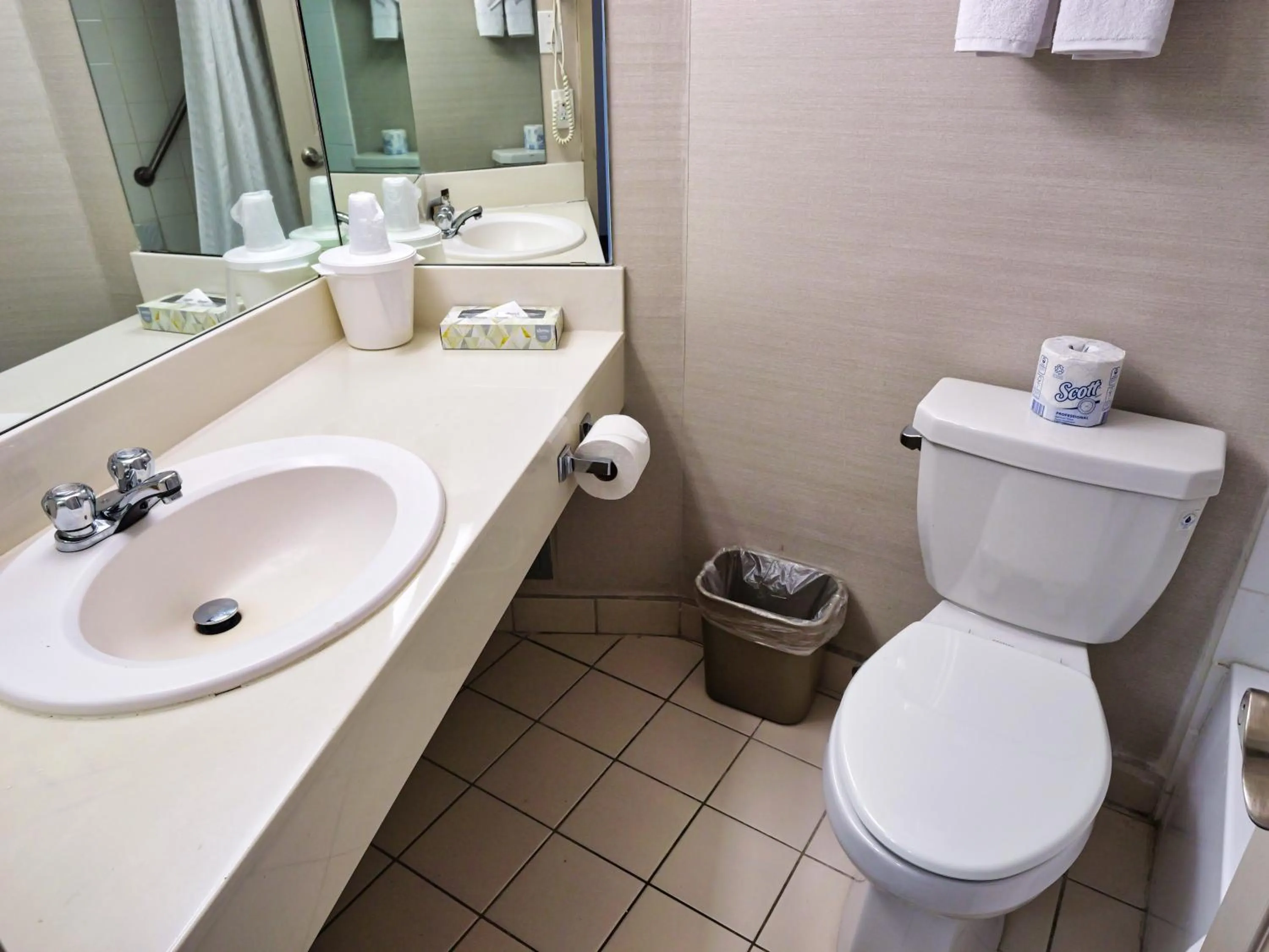 Continental Inn & Suites