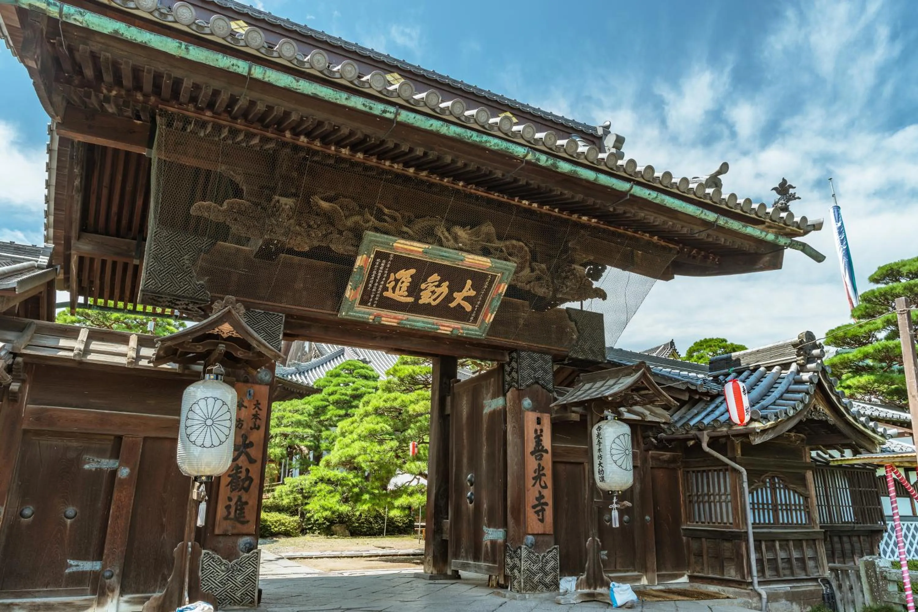 Nearby landmark in Lodge Oakland