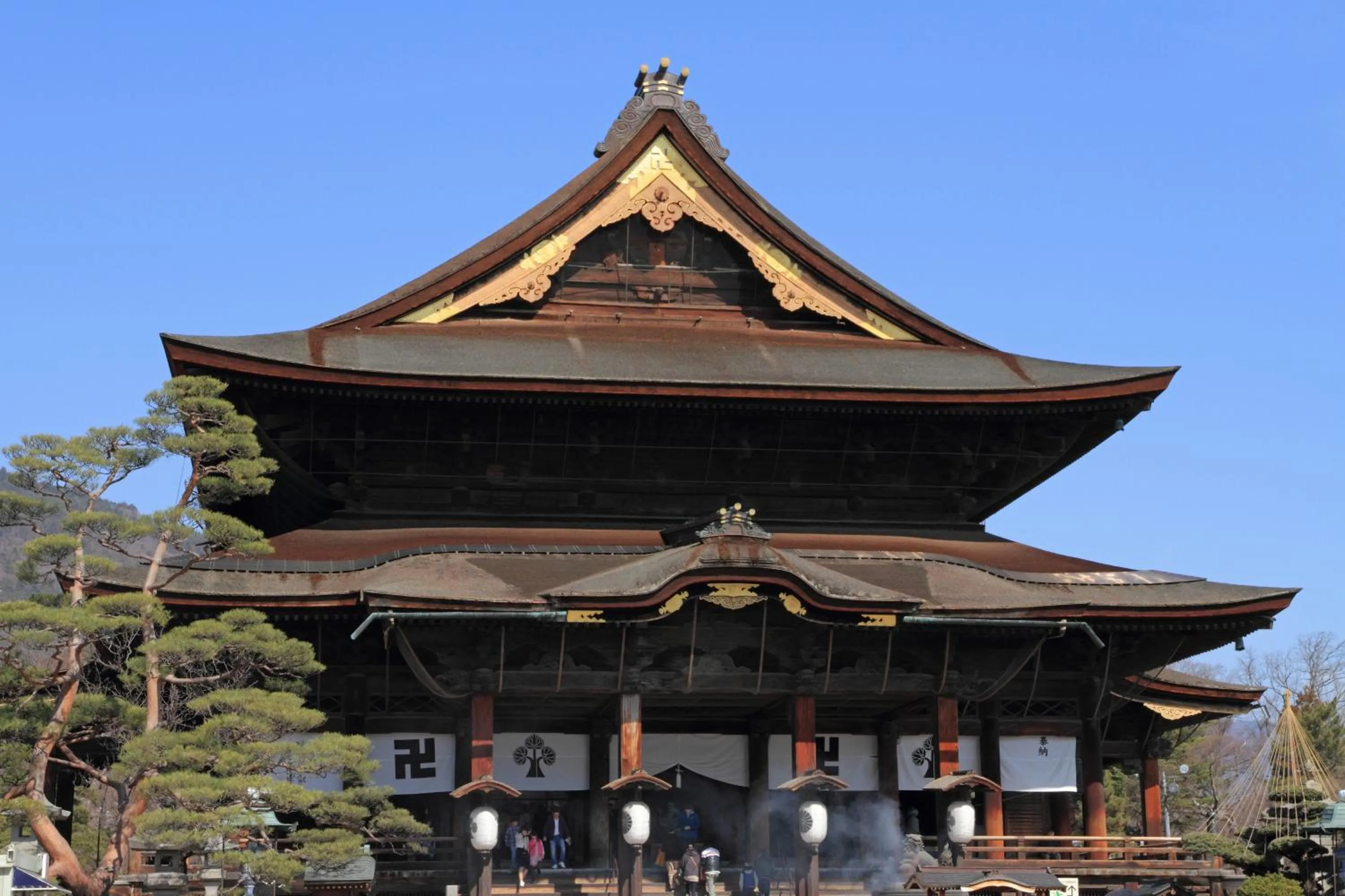 Nearby landmark in Lodge Oakland