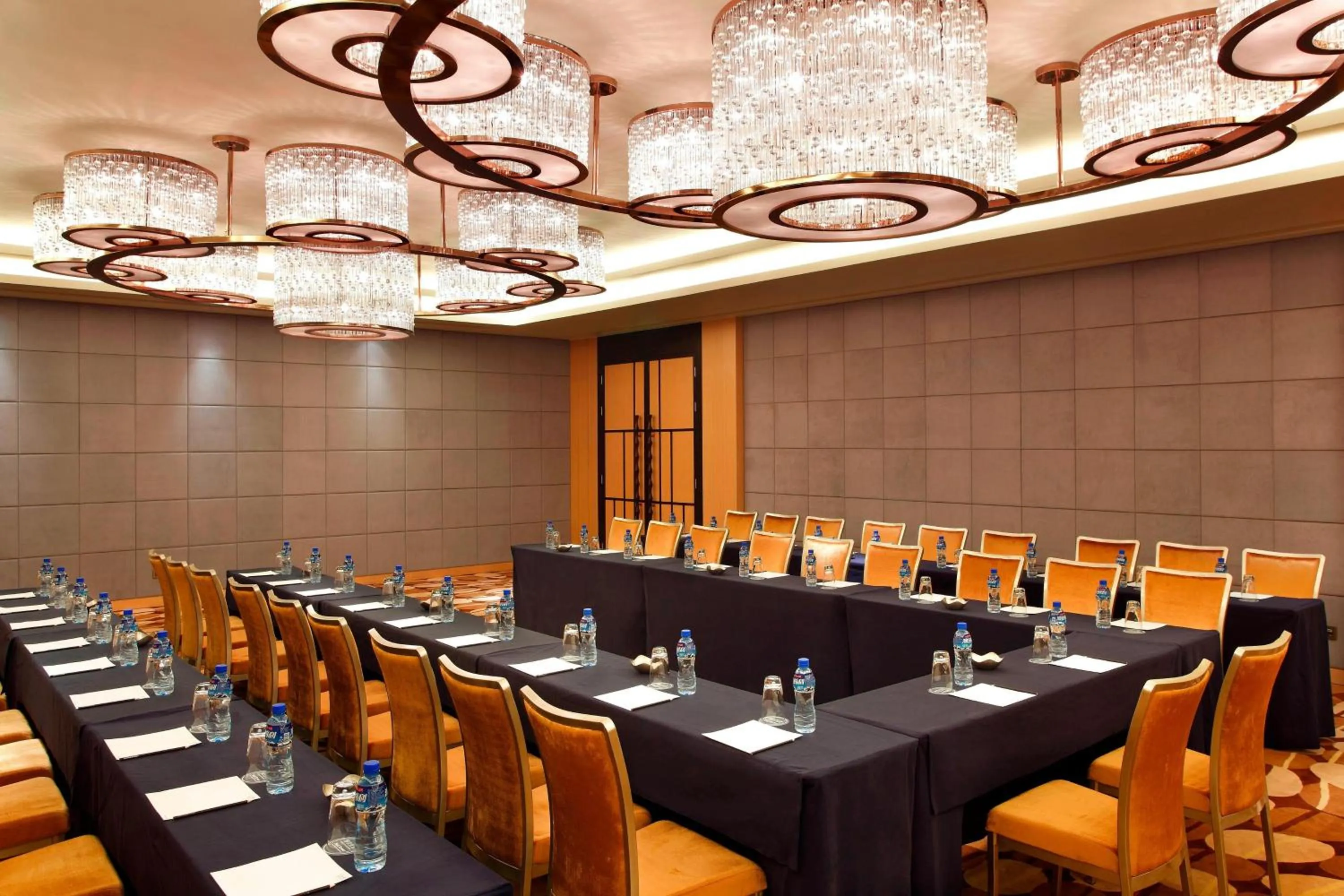 Meeting/conference room in Four Points by Sheraton Luohe