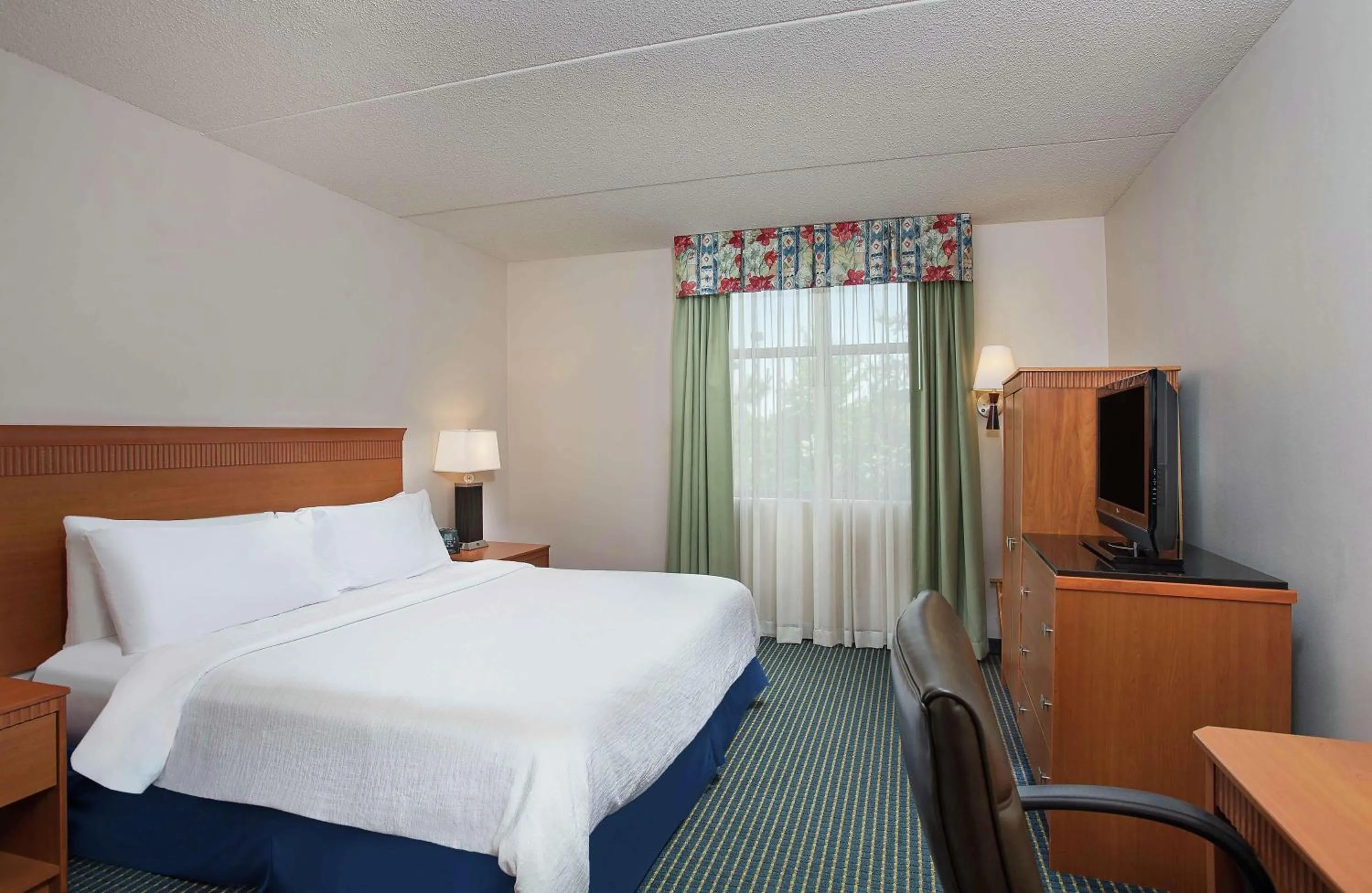 Bed in Embassy Suites Lexington