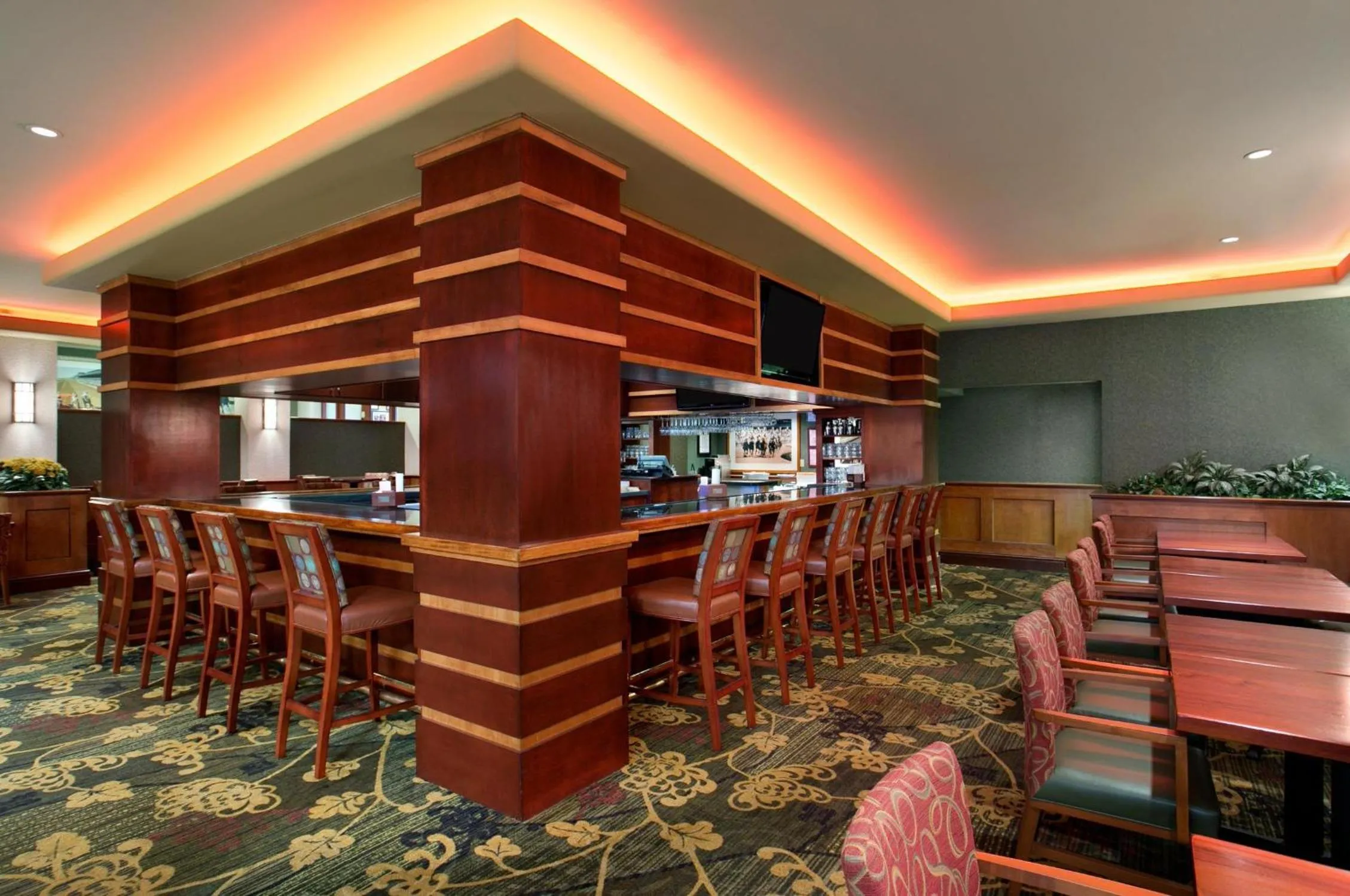 Restaurant/places to eat in Embassy Suites Lexington