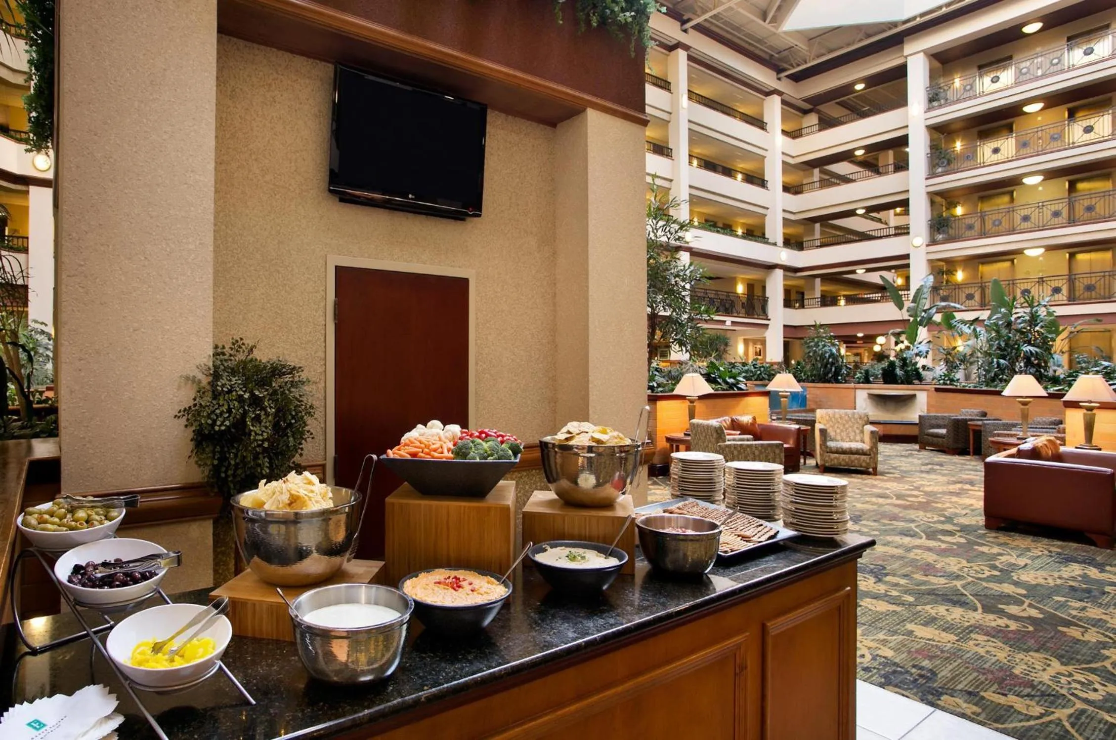 Dining area in Embassy Suites Lexington