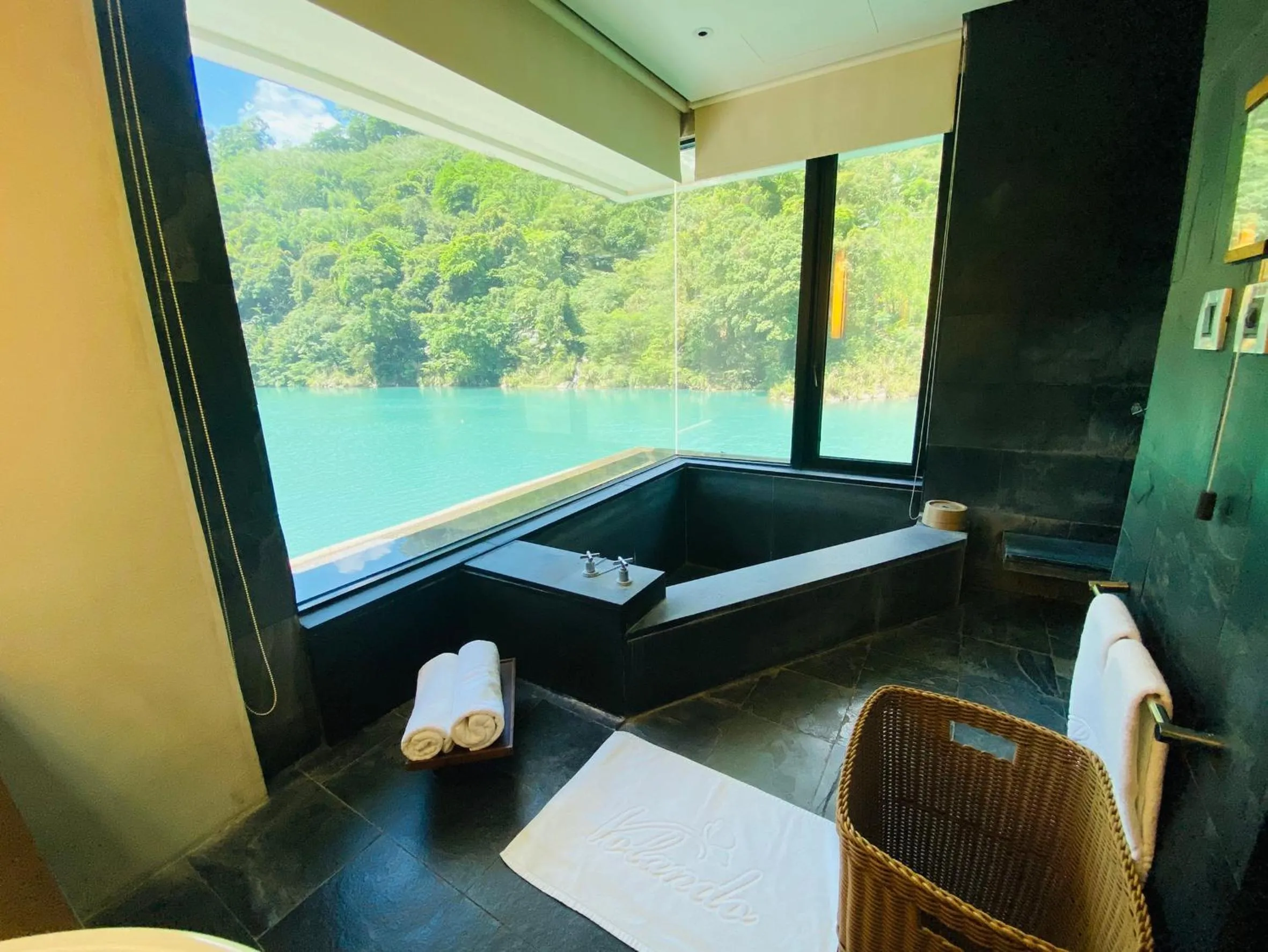 Hot Spring Bath in Volando Urai Spring Spa & Resort