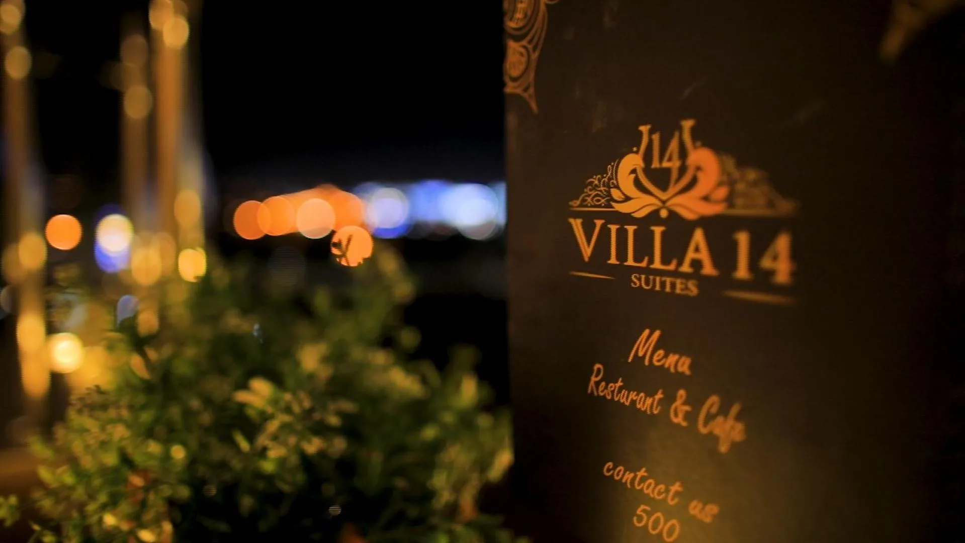 Restaurant/places to eat in Villa 14 Suites