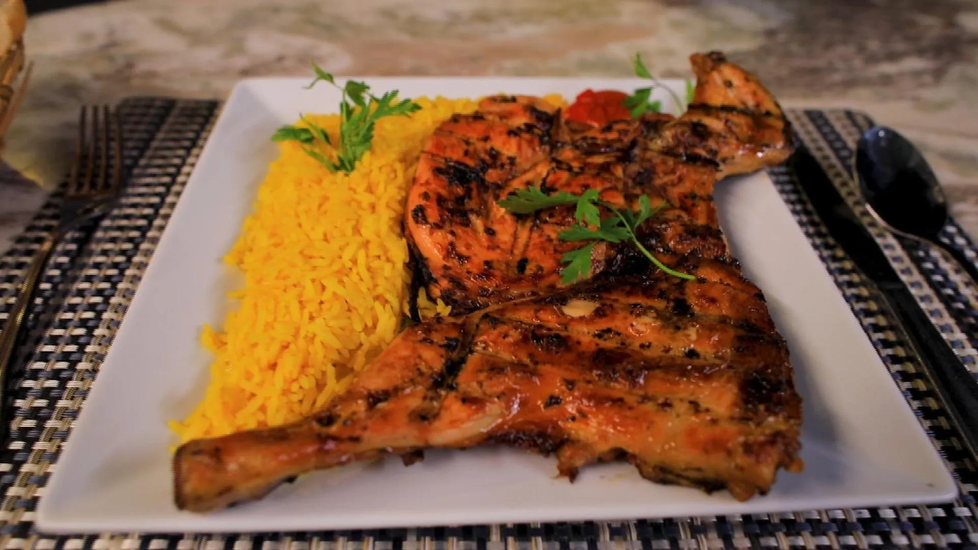 Restaurant/places to eat in Villa 14 Suites