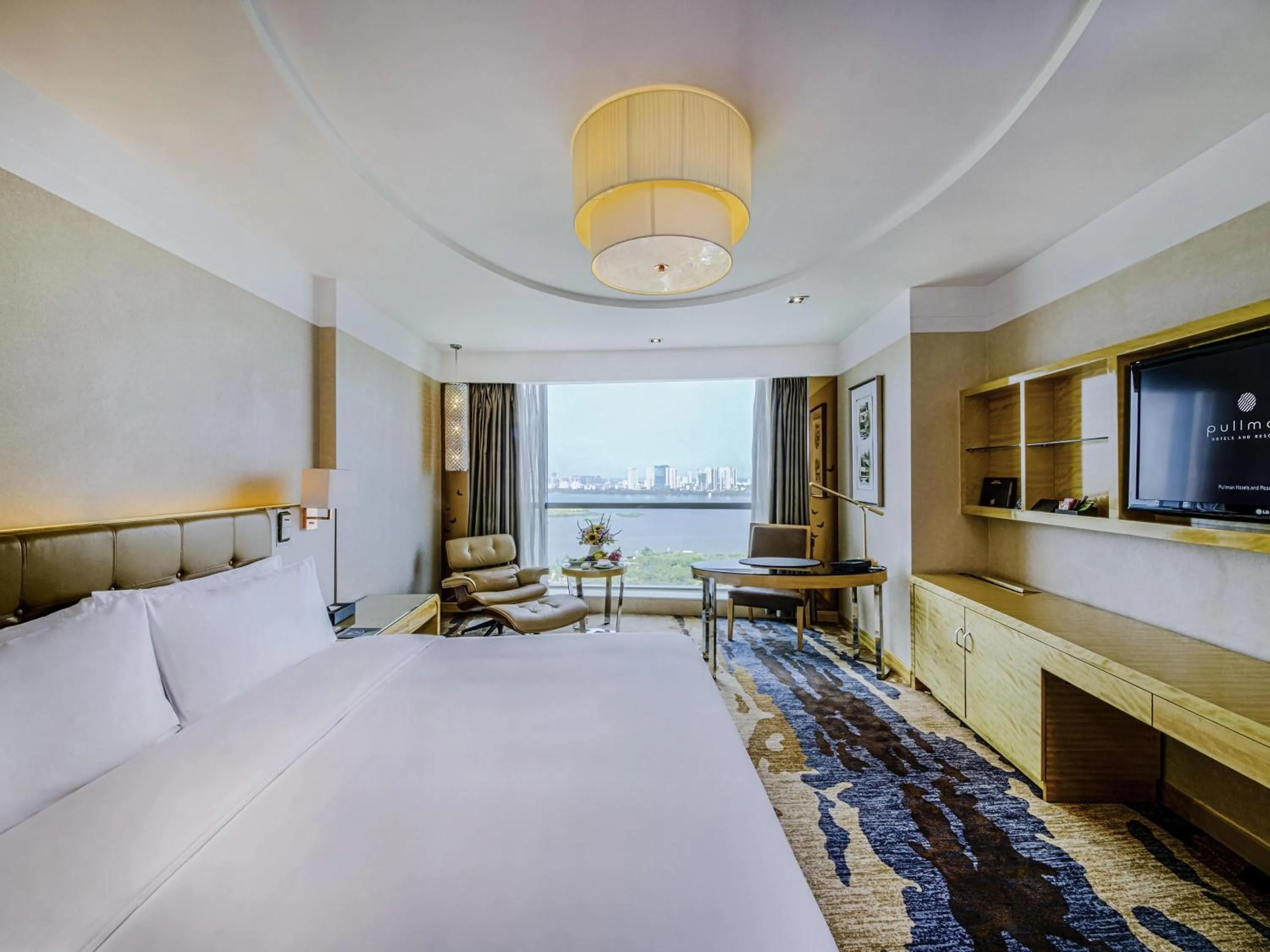 Bedroom, Bed in Pullman Linyi Lushang
