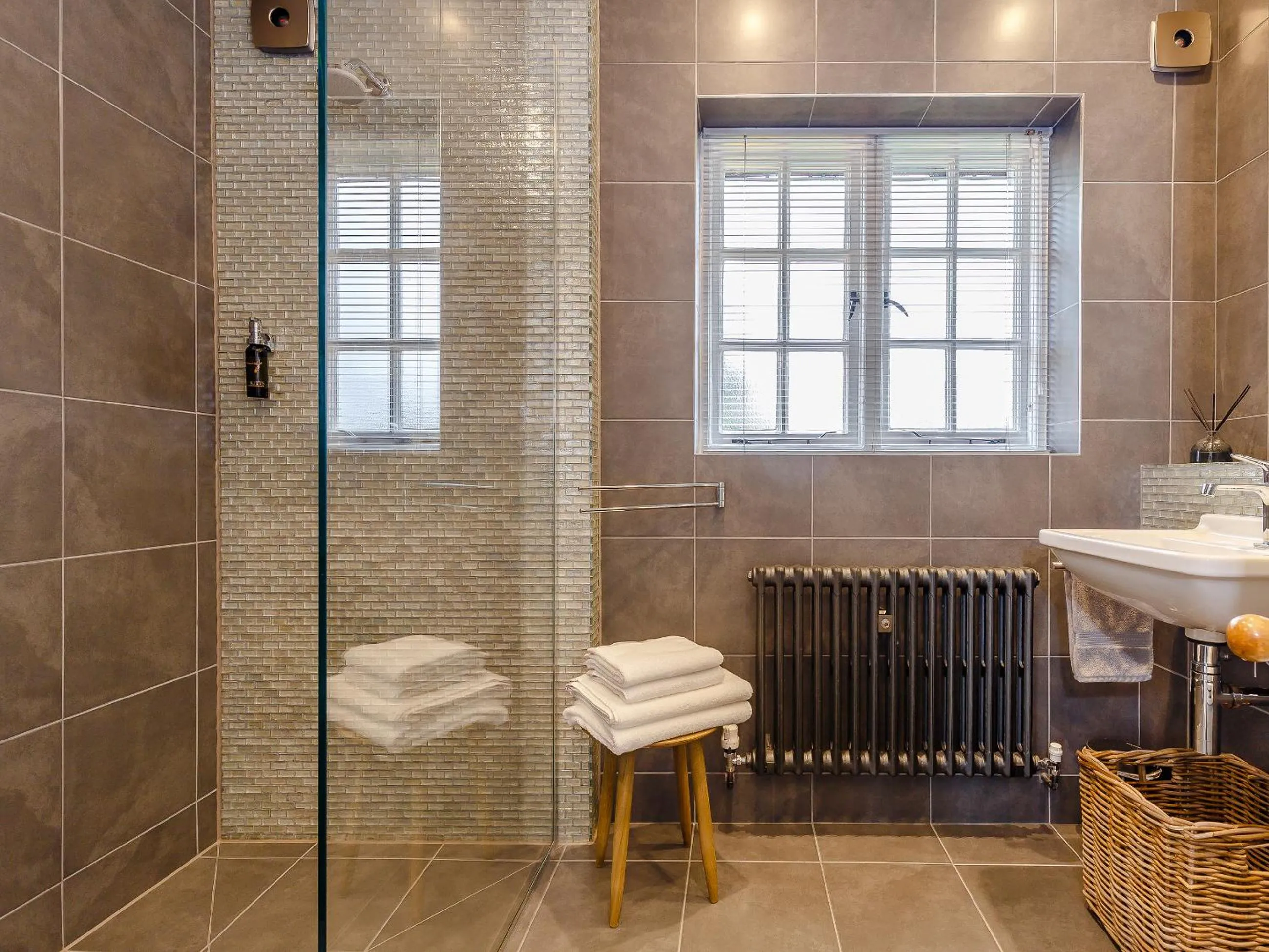 Property building in Banksiae