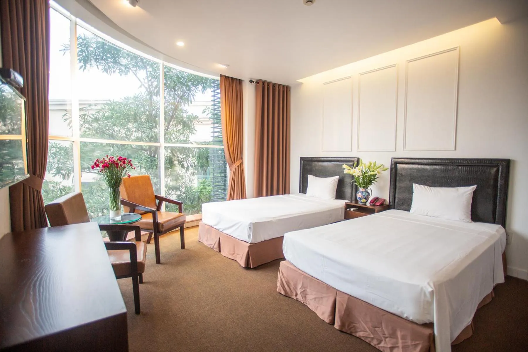 Property building, Bed in Dinh Hotel
