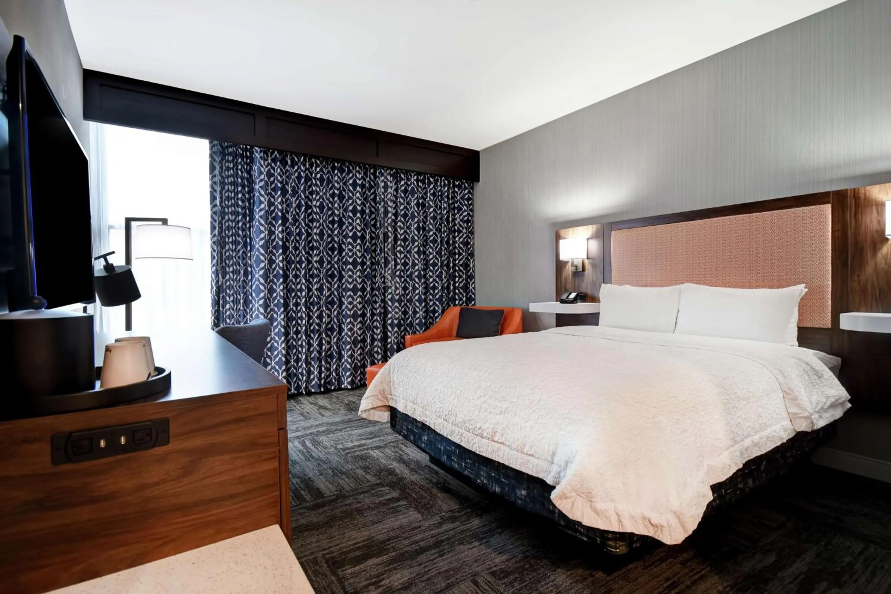 Bedroom, Bed in Hampton Inn Lexington I-75