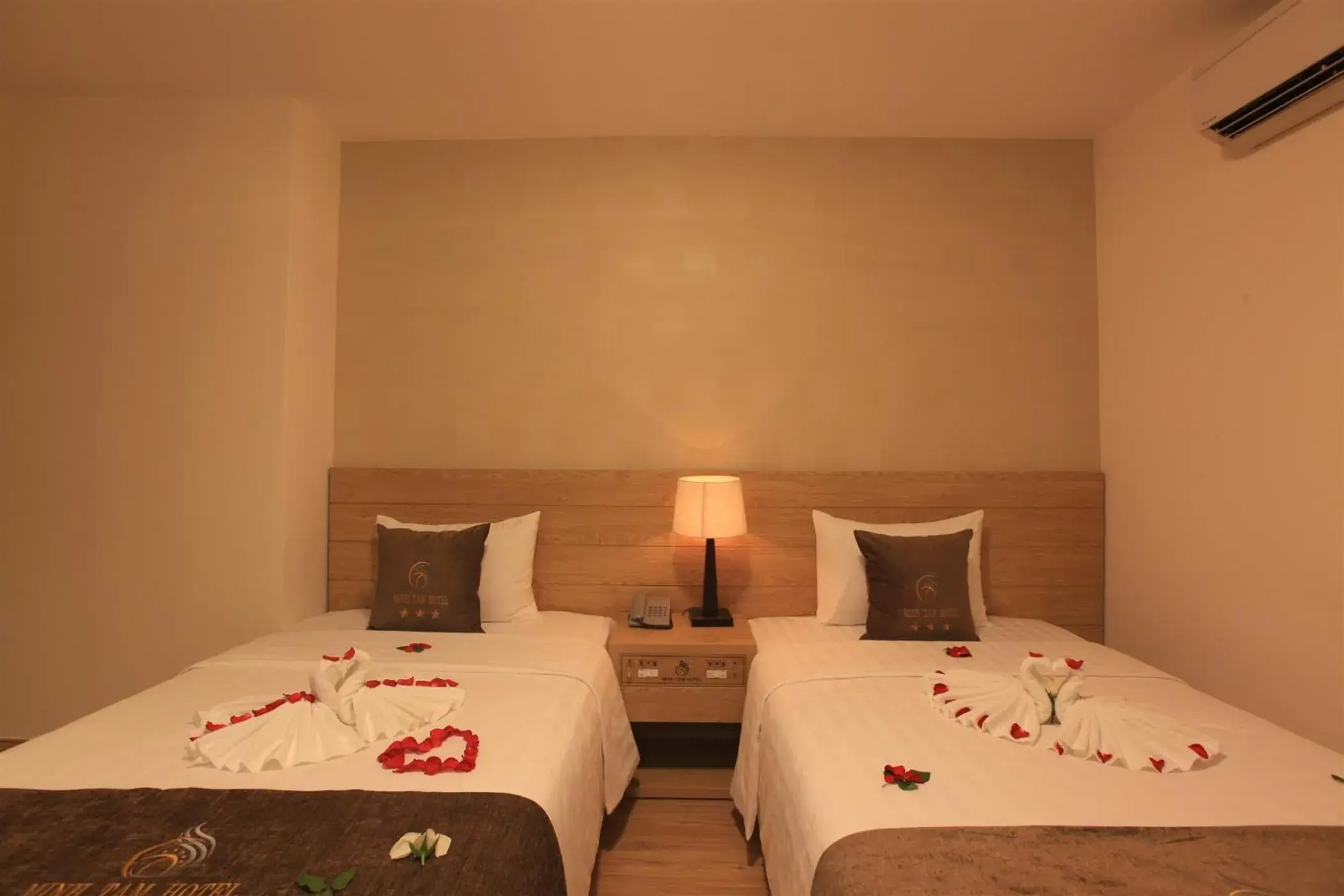 Deluxe Twin Room in Minh Tam Hotel & Spa 3/2 Deluxe Twin Room in Minh Tam Hotel & Spa 3/2