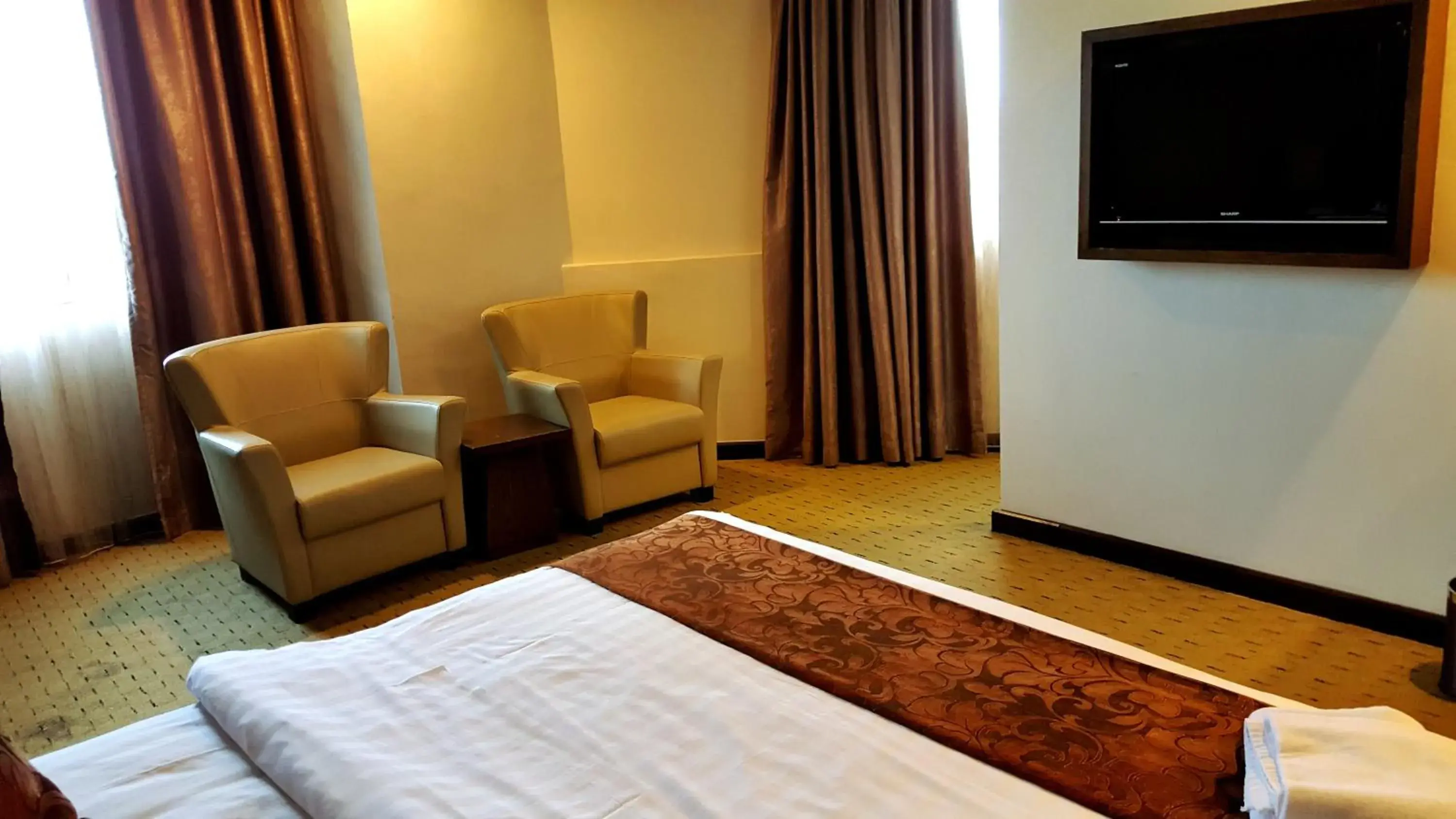 Executive King Room in Lintas View Hotel Executive King Room in Lintas View Hotel