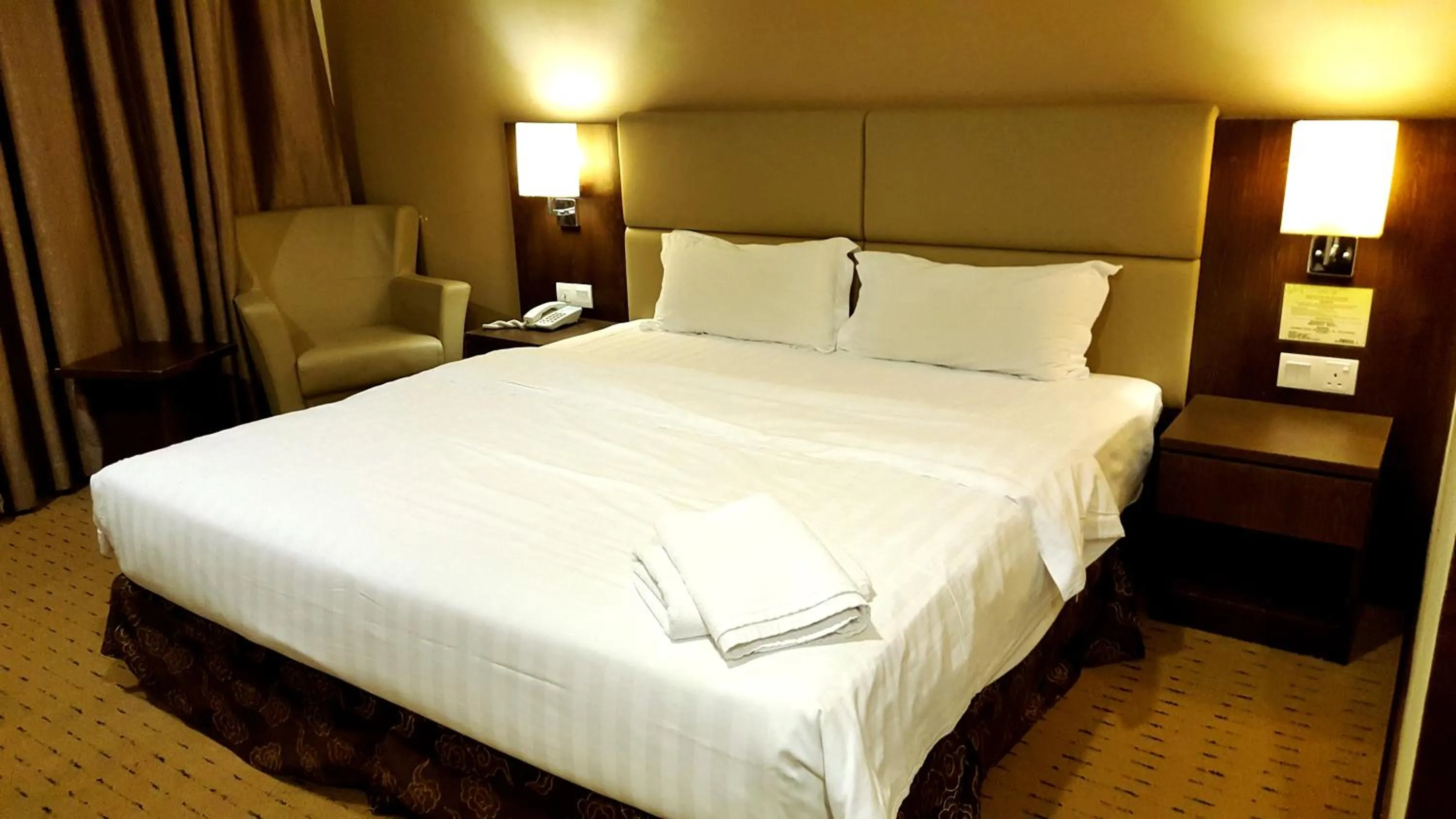 Bed in Lintas View Hotel