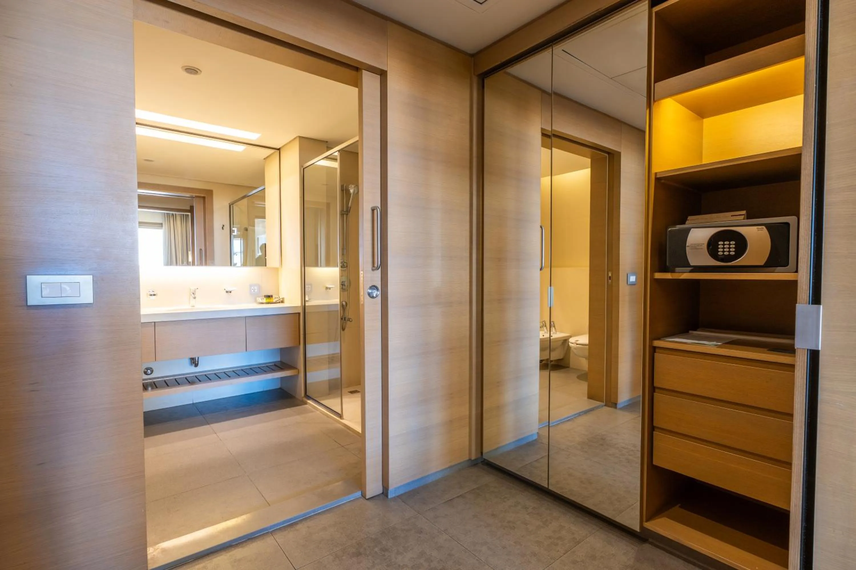 Shower, Bed in Saifi Suites Hotel