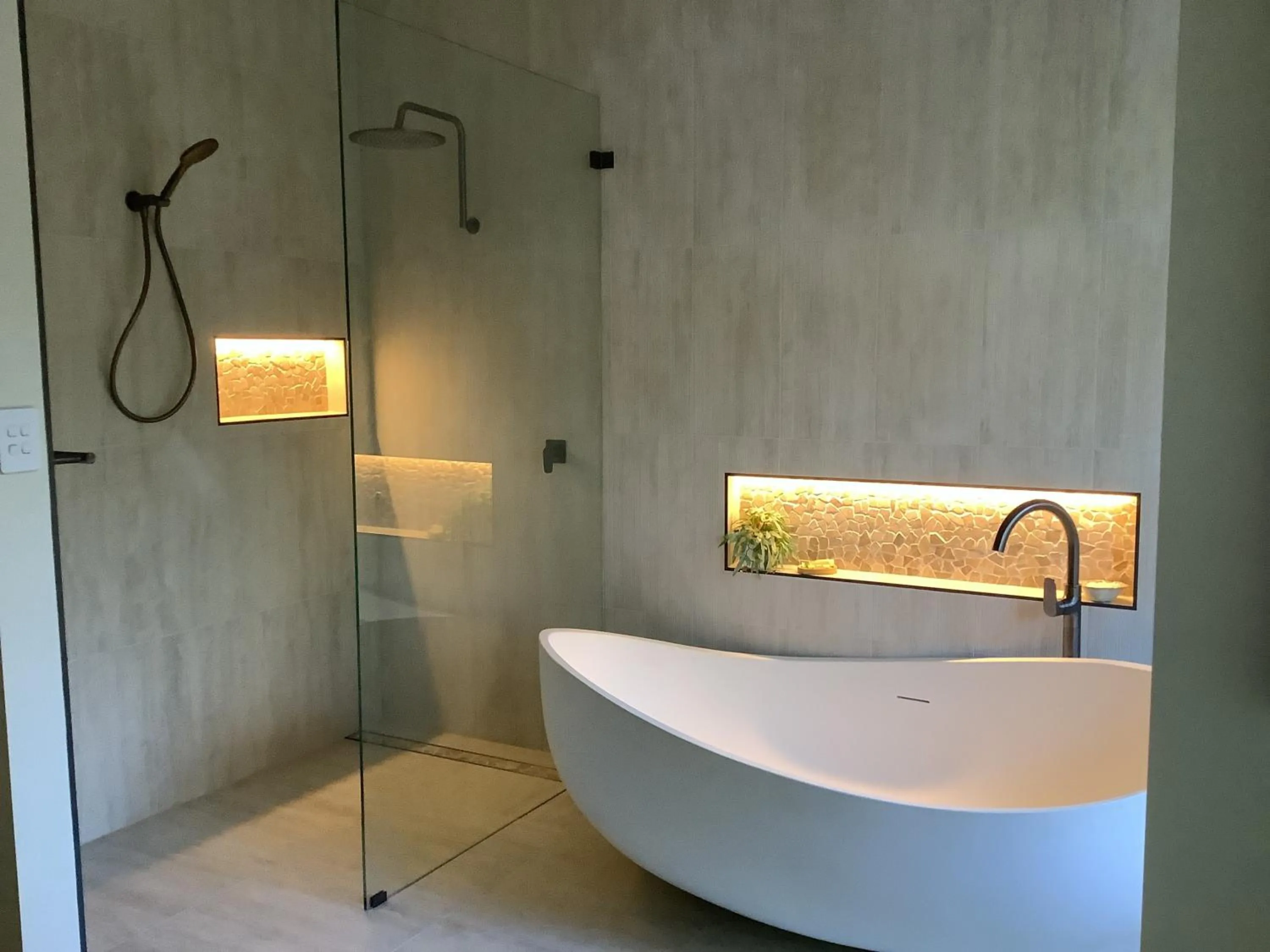 Shower in Pericoe Retreat