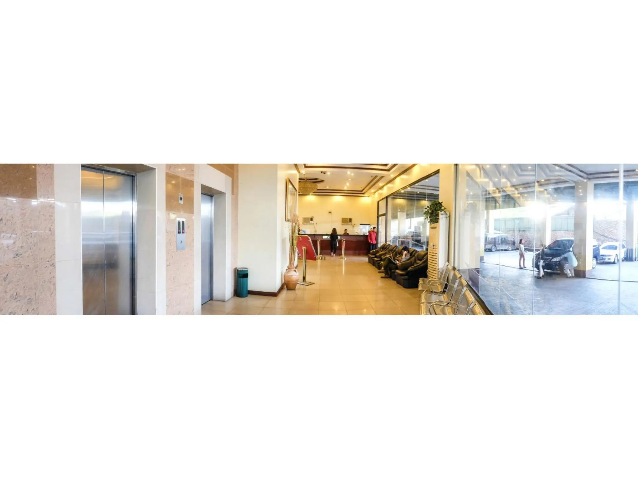 Lobby or reception in Crowne Garden Hotel