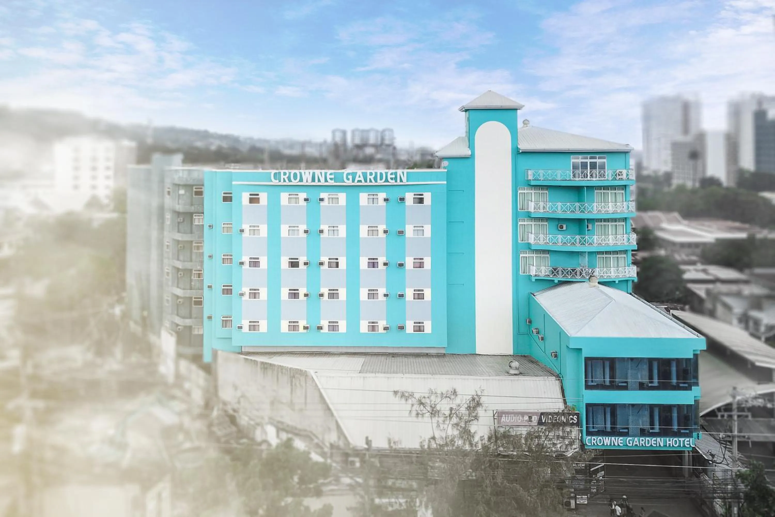 Facade/entrance in Crowne Garden Hotel