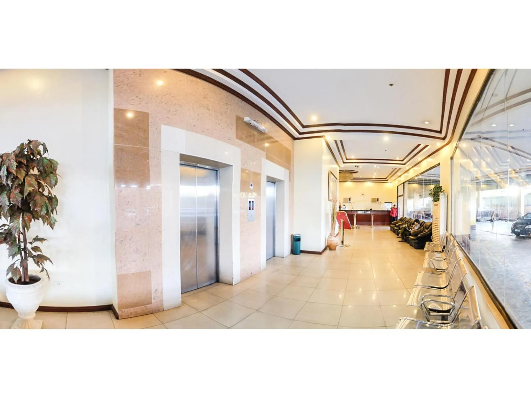 Lobby or reception in Crowne Garden Hotel