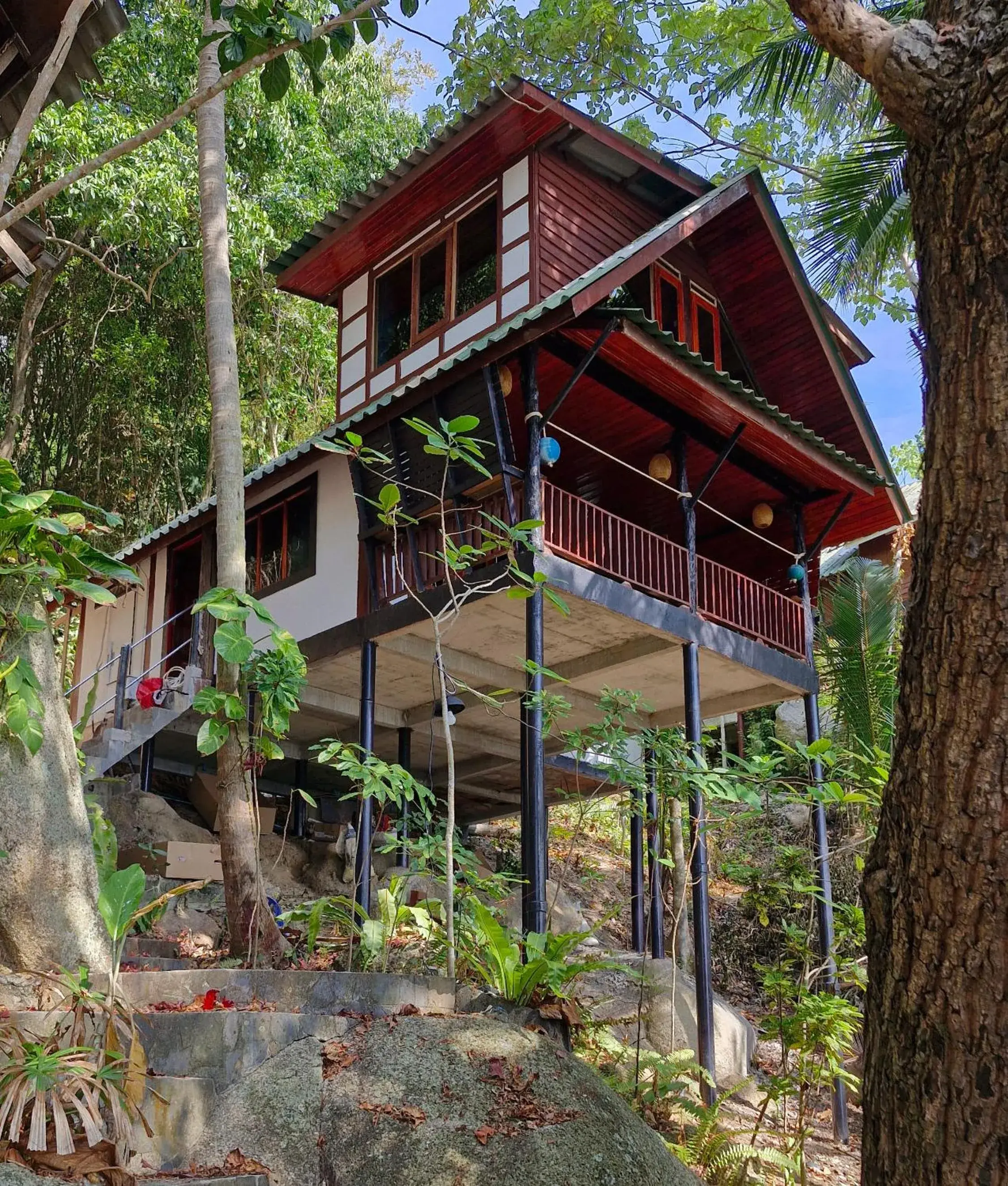 ROCKS CABIN SECOND ROW ON THE ROCKS in Mai Pen Rai Bungalows ROCKS CABIN SECOND ROW ON THE ROCKS in Mai Pen Rai Bungalows