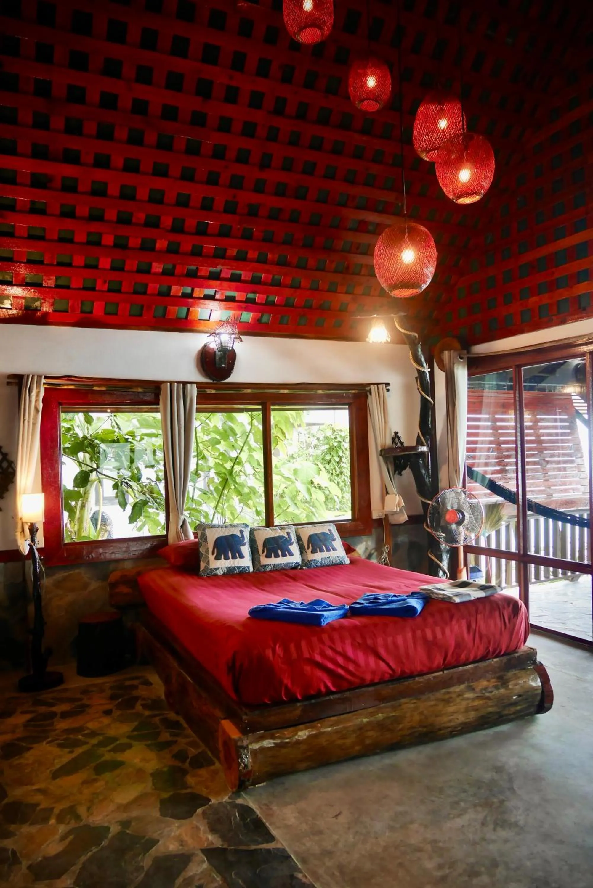 Bed in Mai Pen Rai Bungalows