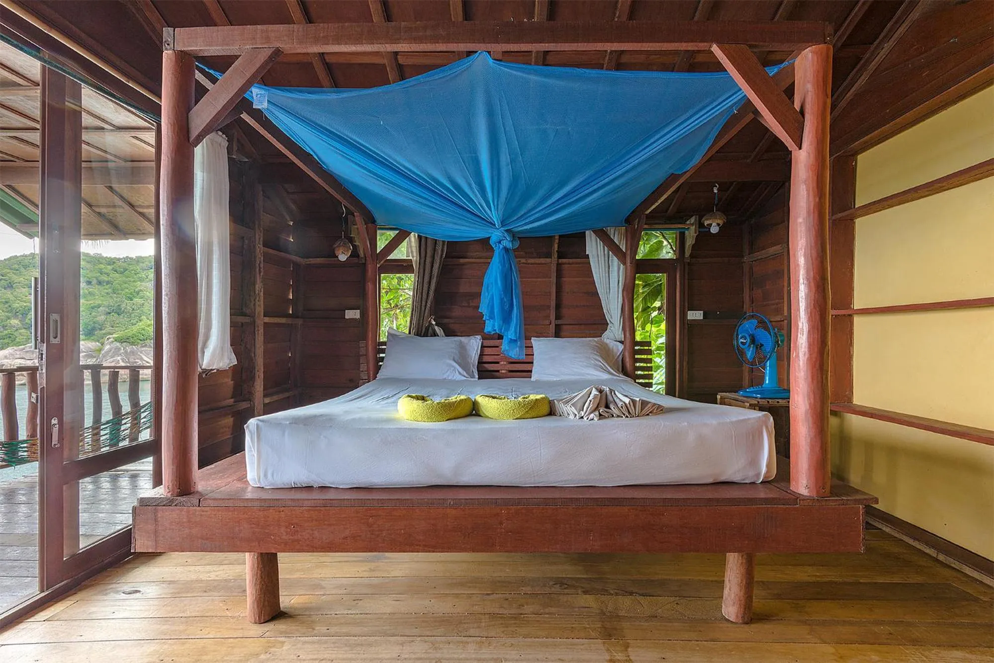 Bed in Mai Pen Rai Bungalows