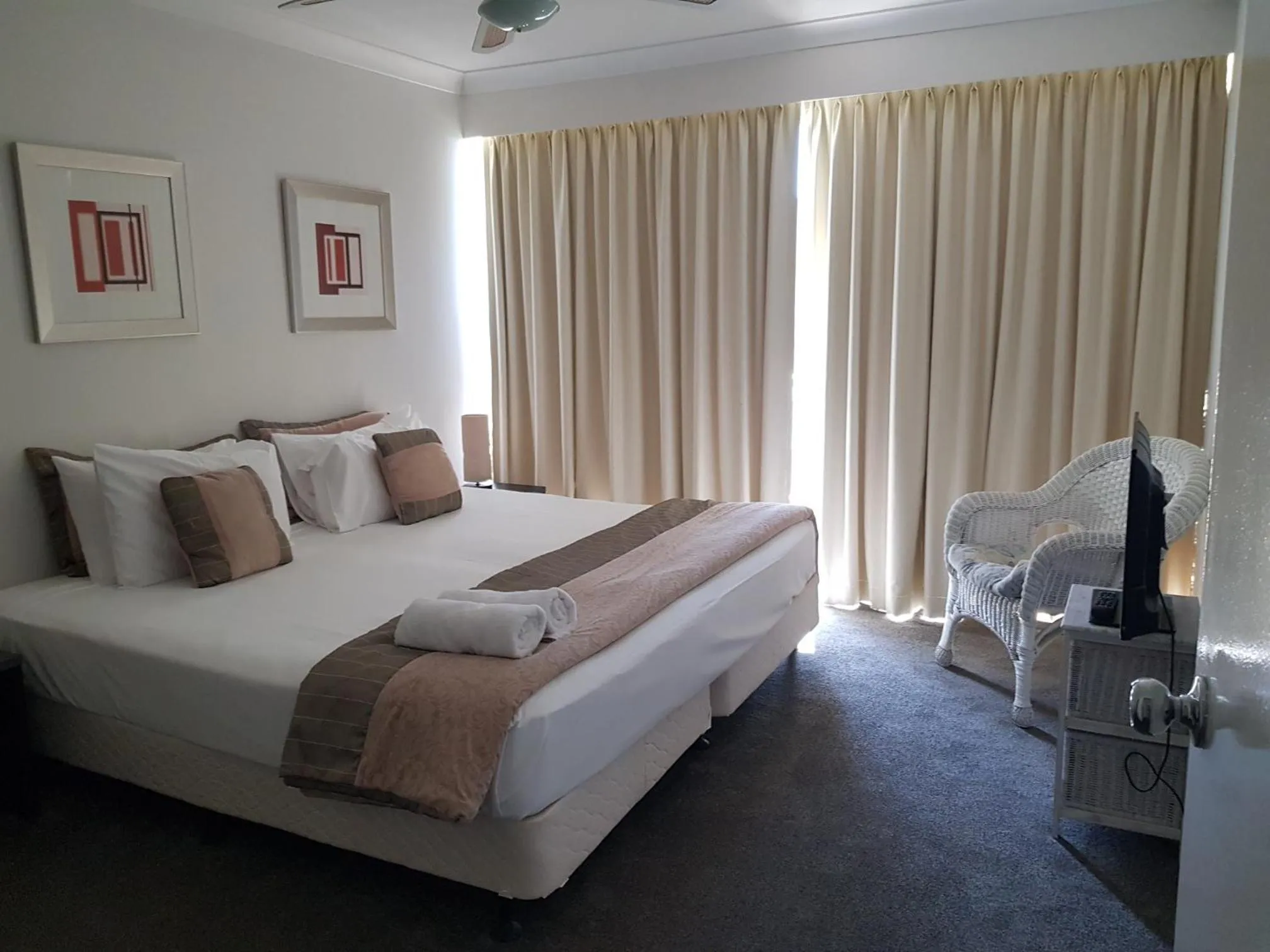 Bed in Contessa Holiday Apartments