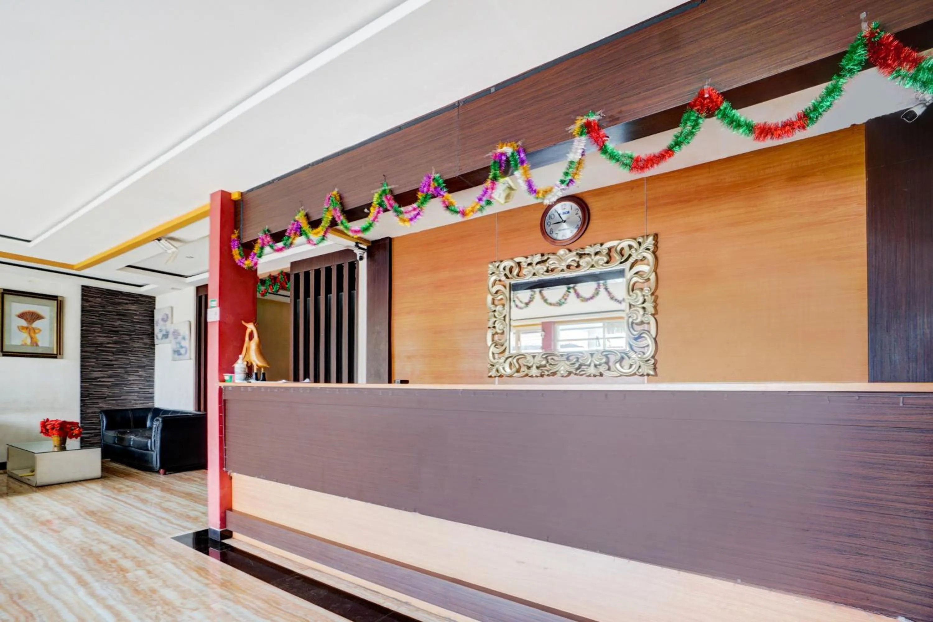 Lobby or reception in Hotel O Siwalankerto Near Surabaya Carnival