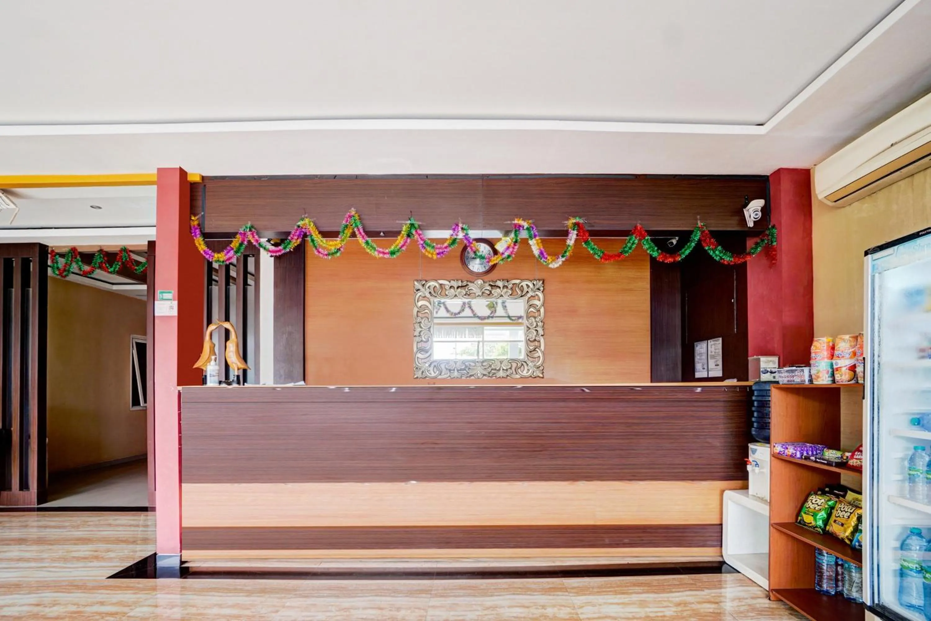 Lobby or reception in Hotel O Siwalankerto Near Surabaya Carnival